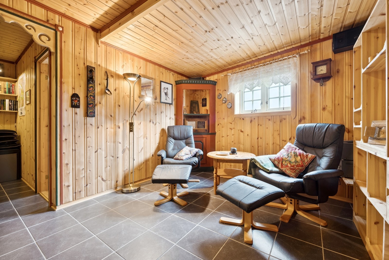 God plass til sitteplass og andre sosiale aktiviteter. Galleribilde