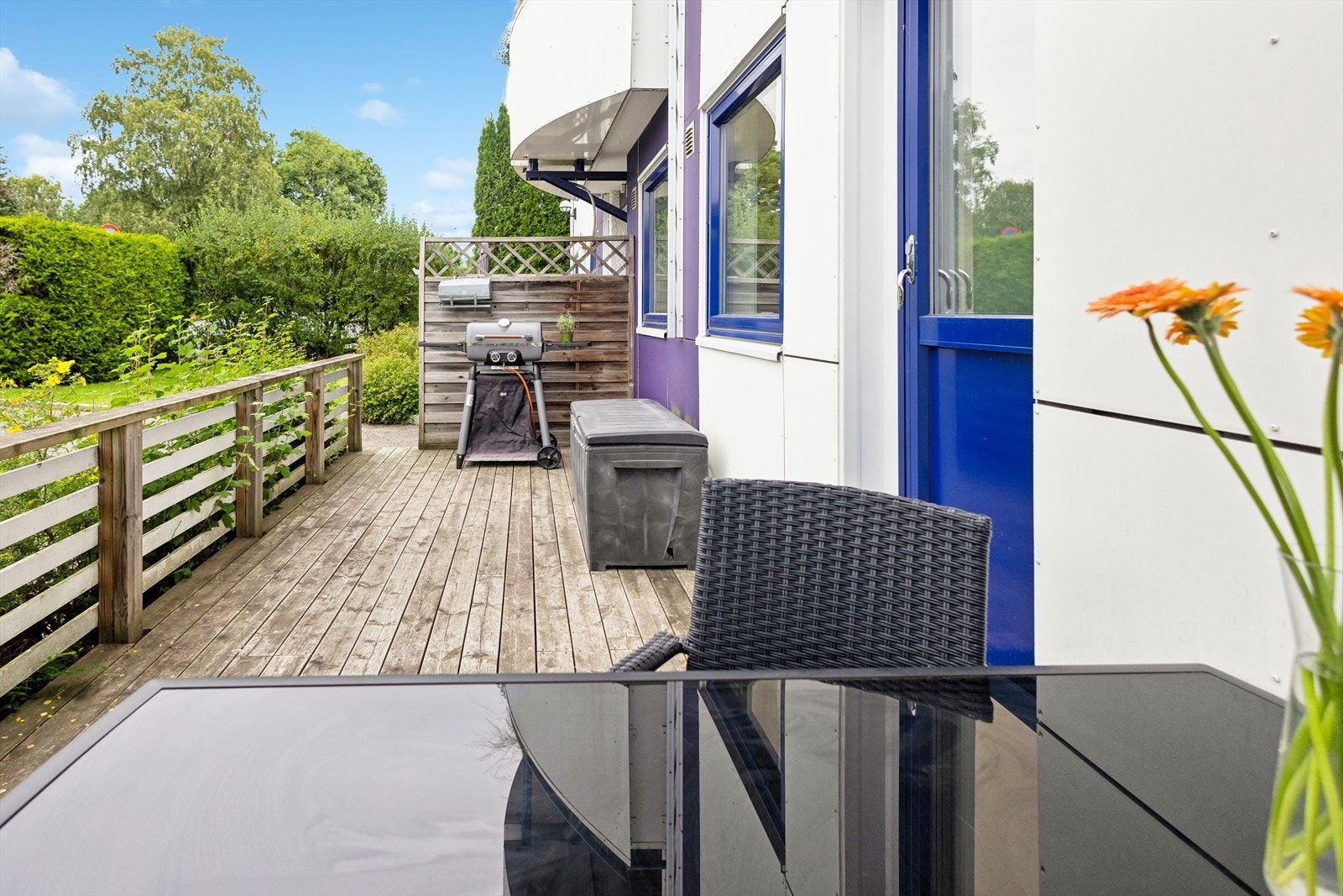 Romslig terrasse på 15 kvm med gode solforhold Galleribilde
