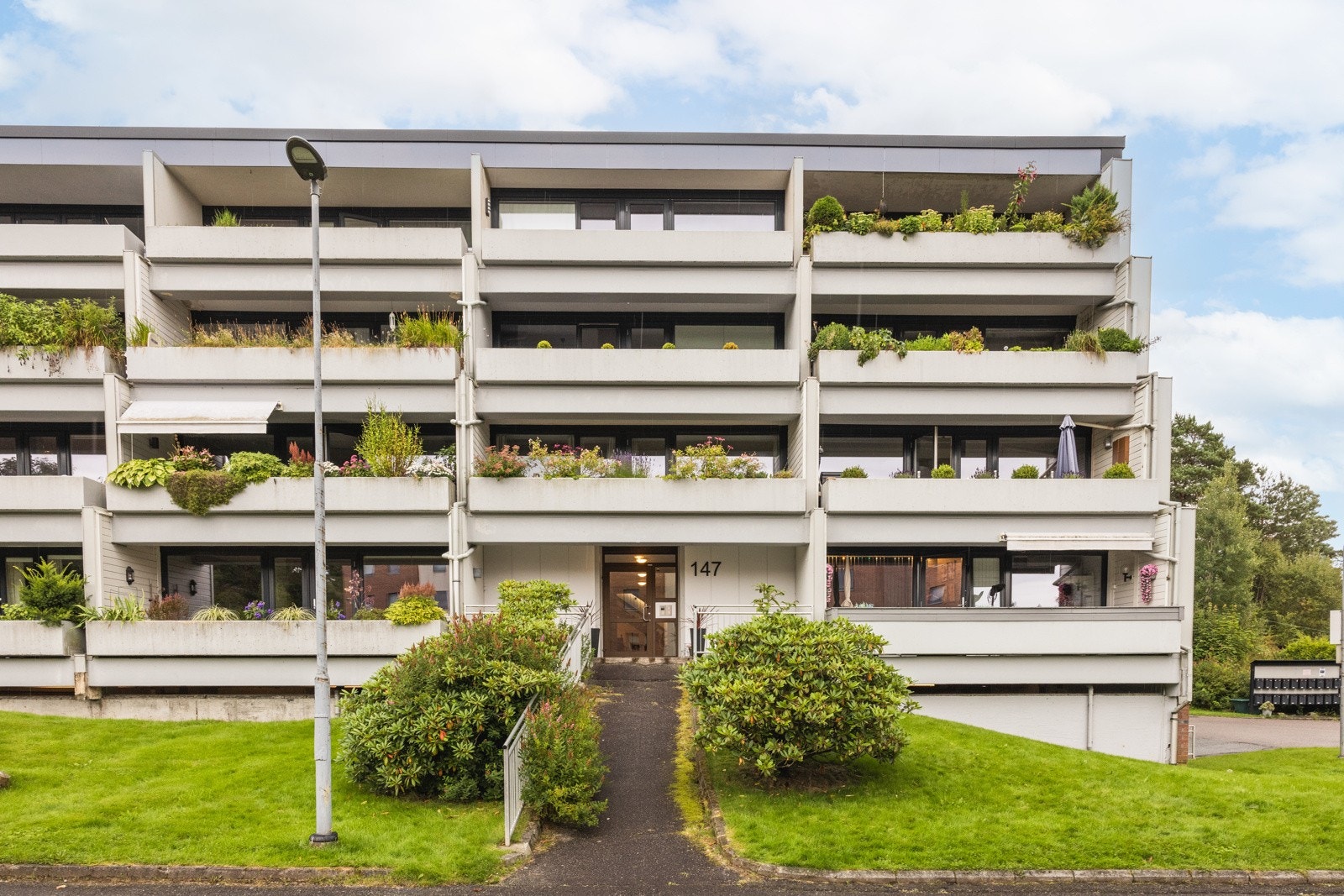 Leiligheten har en god intern beliggenhet i borettslaget. Galleribilde
