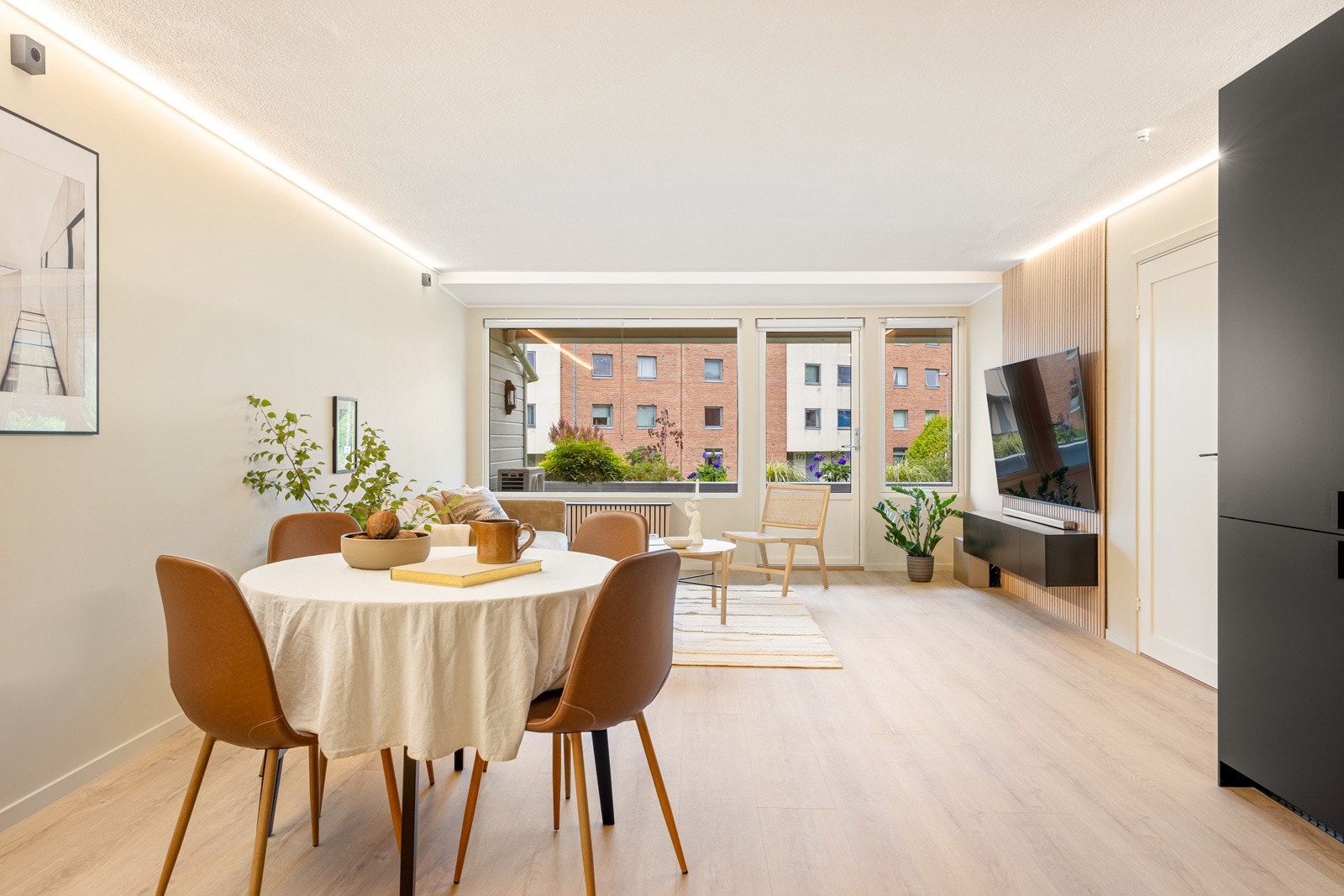 Lyst og romslig. Alle overflater tatt i 2023! Galleribilde