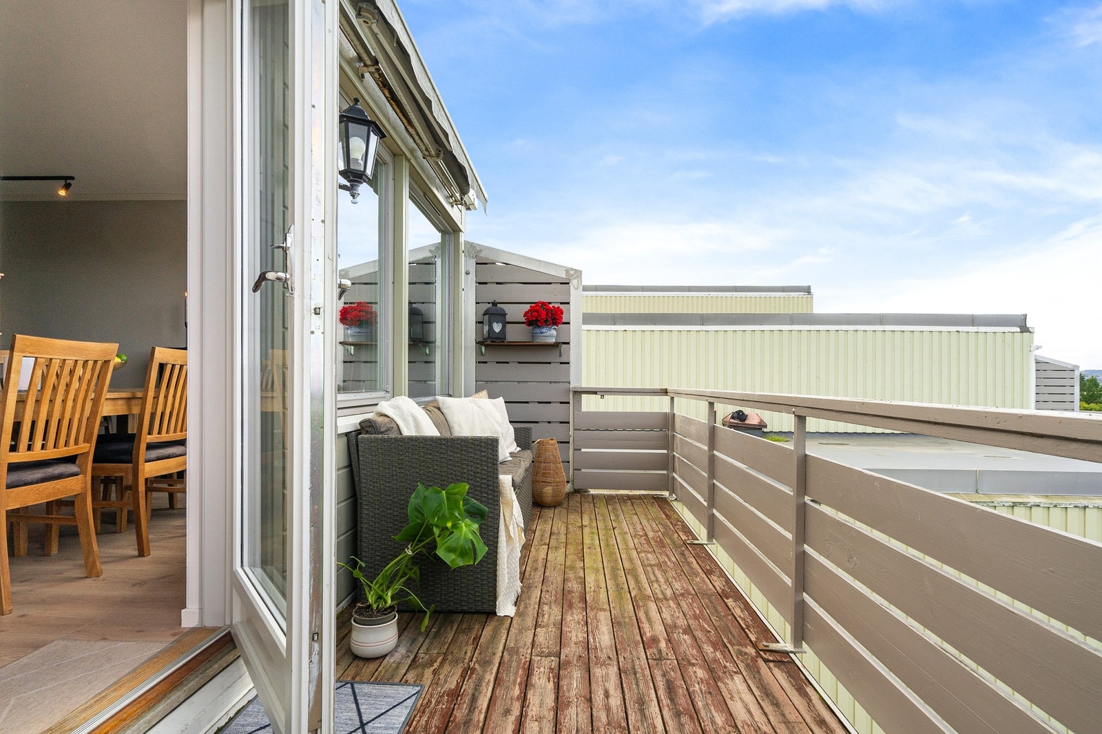 Fra stua har du direkte adgang til balkongen. Galleribilde