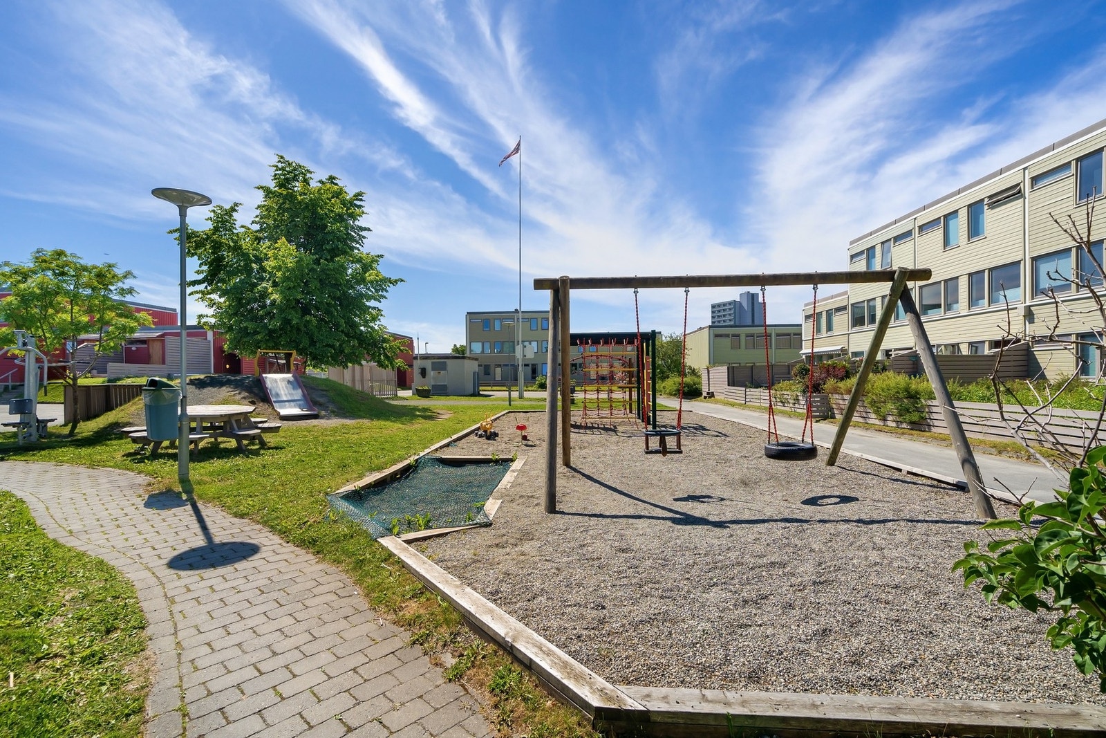 Borettslaget har mange flotte lekeplasser som beboerne kan benytte. Galleribilde