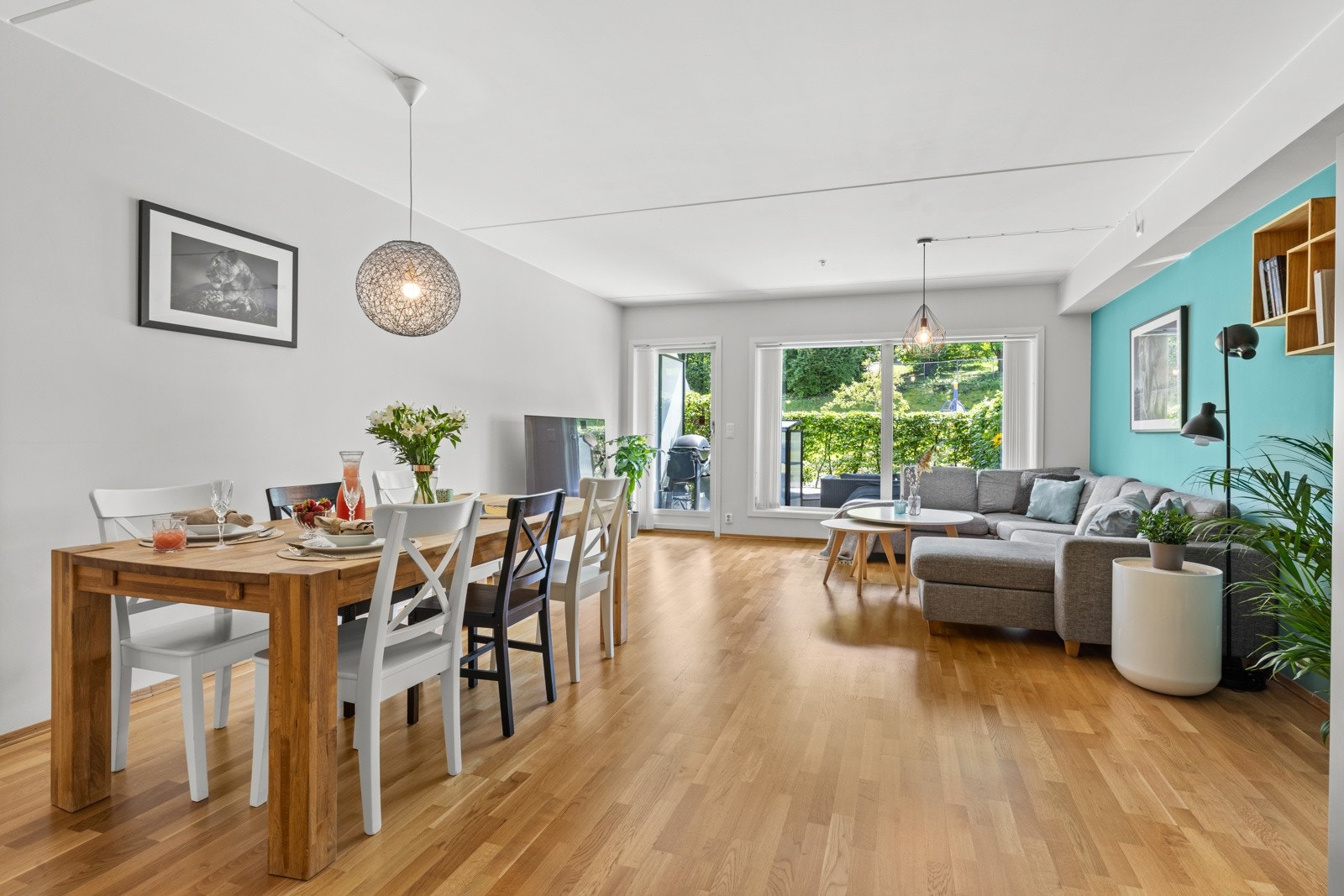 Pen 3-roms selveiet leilighet fra 2013 med terrasse, hage, heis og garasjeplass med elbilader Galleribilde