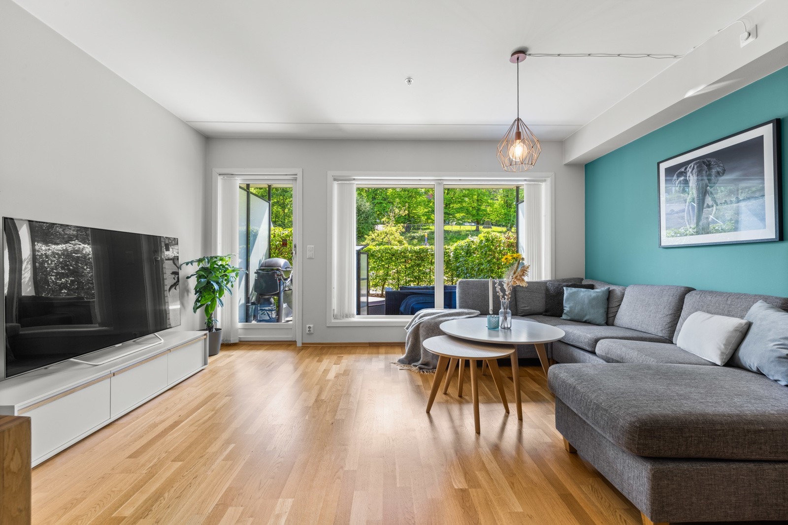 Lys og romslig stue Galleribilde