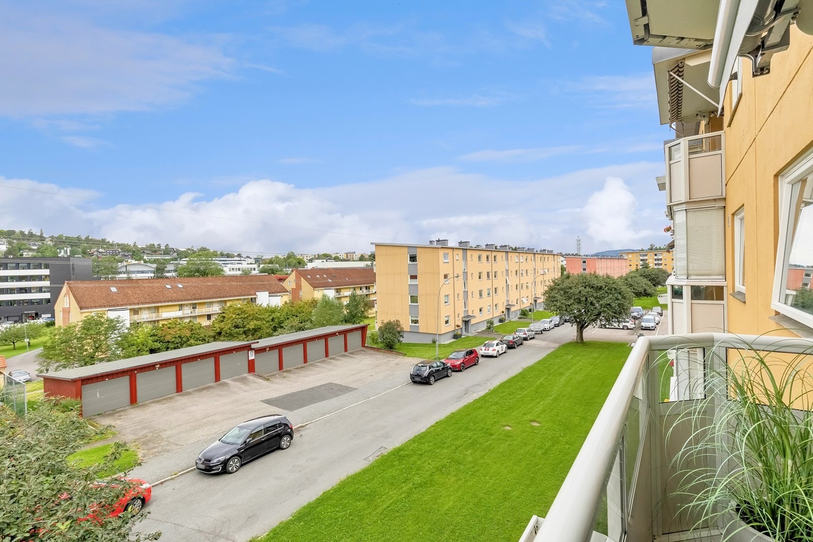 Utsyn fra balkong. Galleribilde