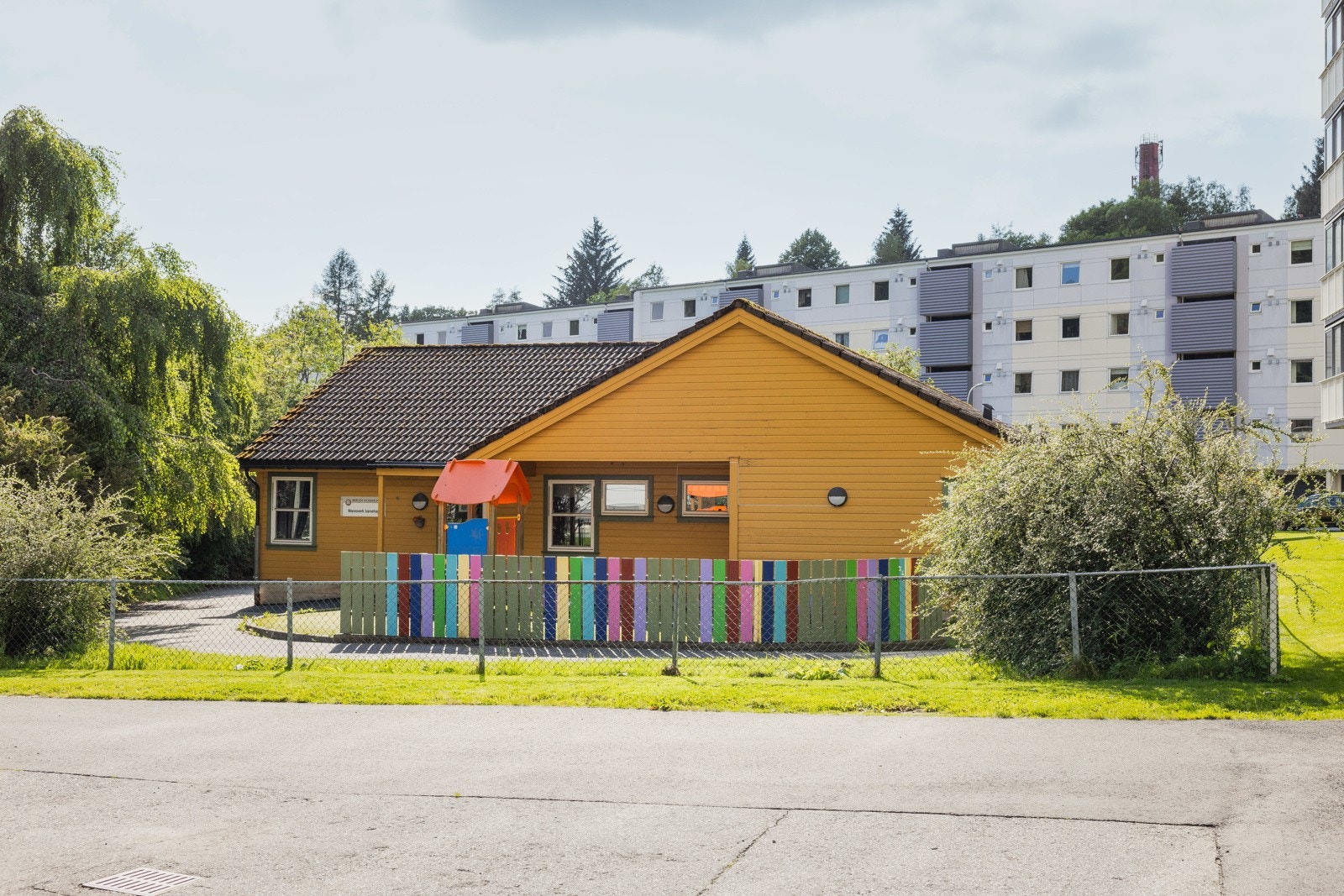 Mannsverk barnehage ligger like ved leiligheten. Galleribilde