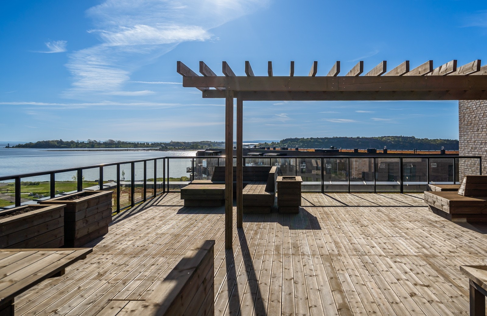 Felles takterrasse med nydelig sjøutsikt og solforhold Galleribilde