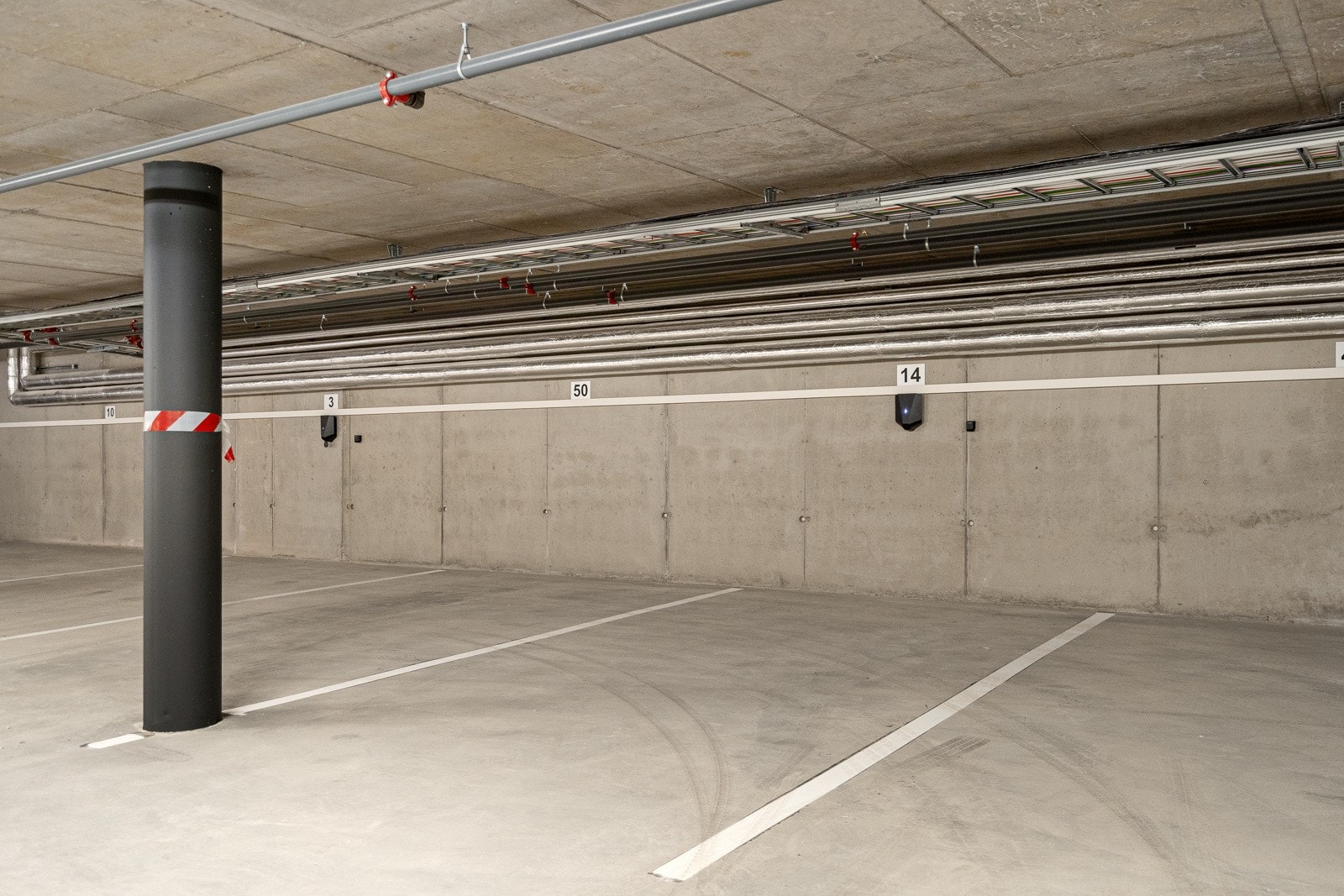 Det medfølger 2 parkeringsplasser, en med lader Galleribilde