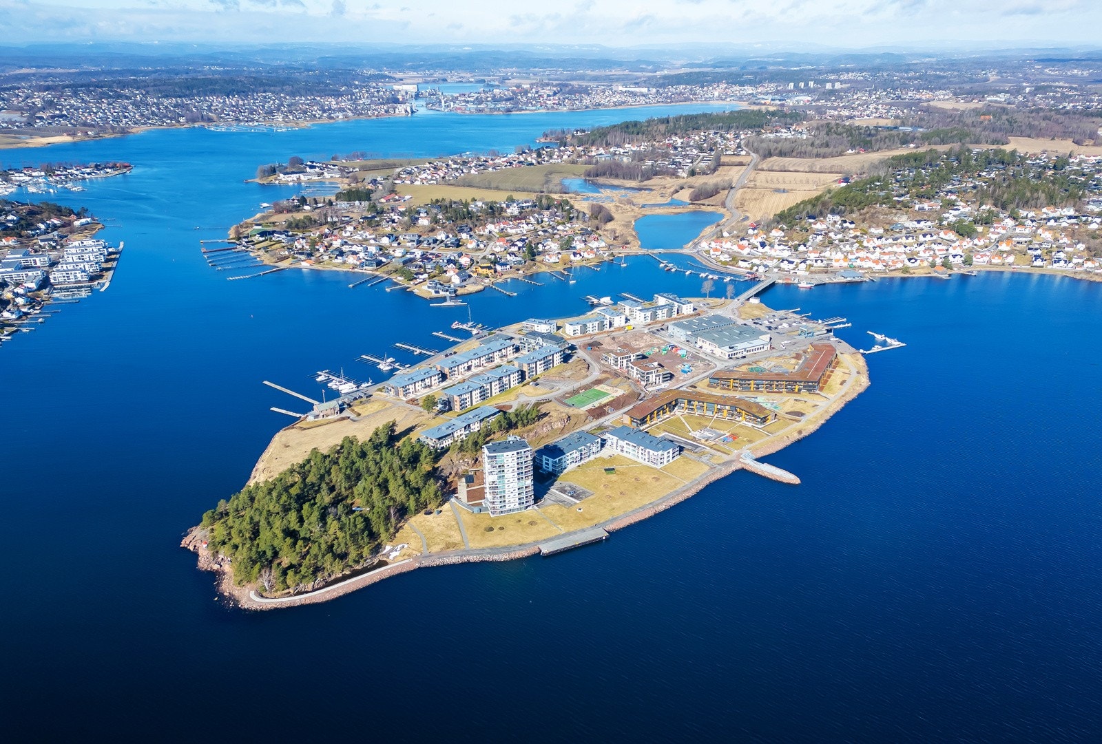 Bo på populære Jarlsø midt i Oslofjorden Galleribilde