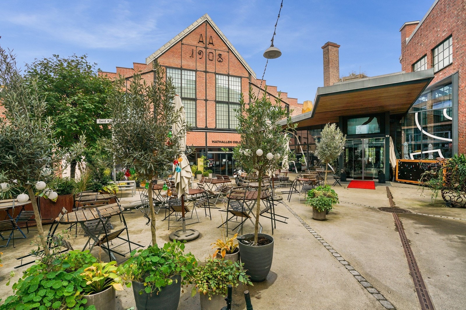 Like ved leiligheten finner du Vulkan området med populære Mathallen. Galleribilde