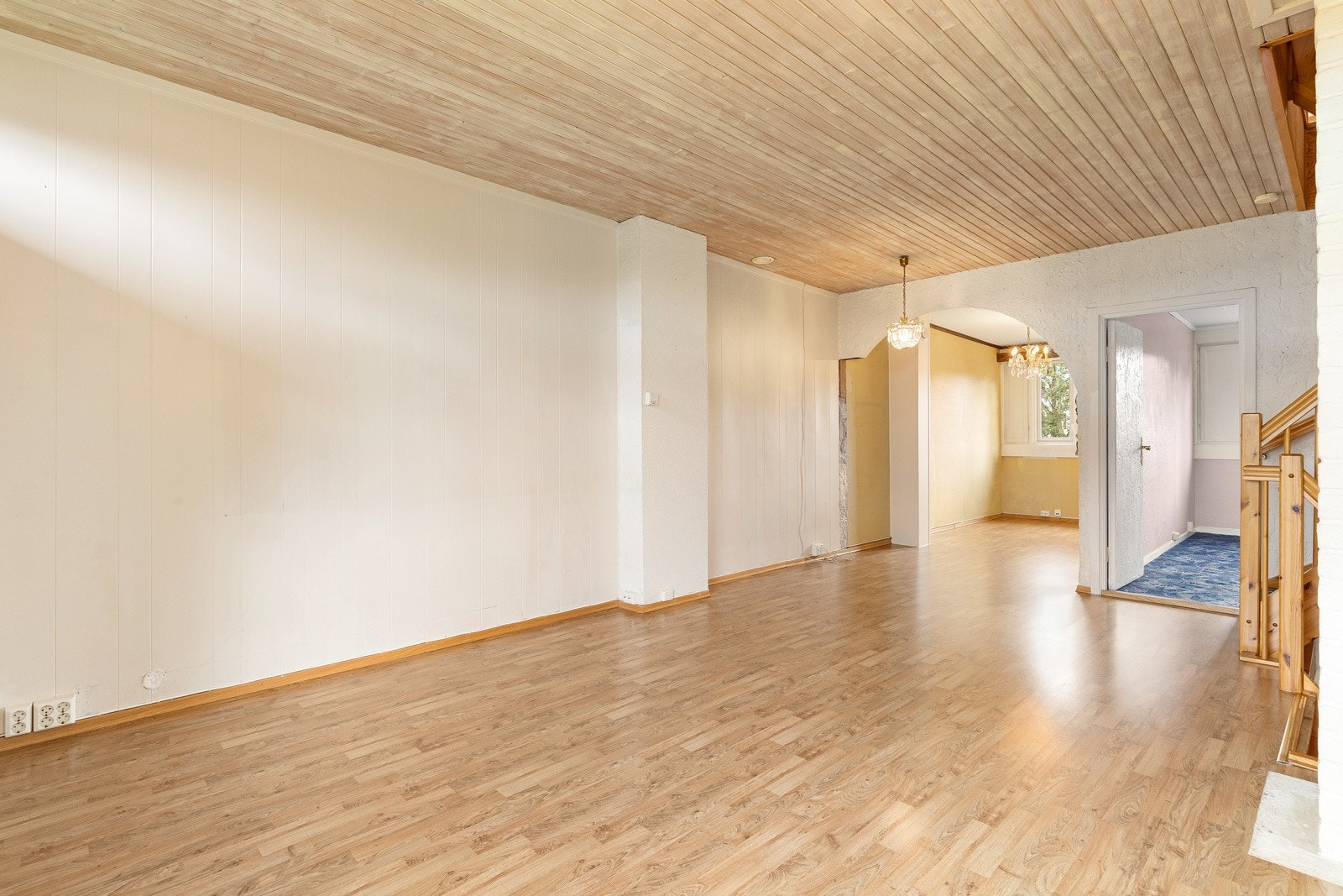 Lys og romslig stue i 2. etasje Galleribilde