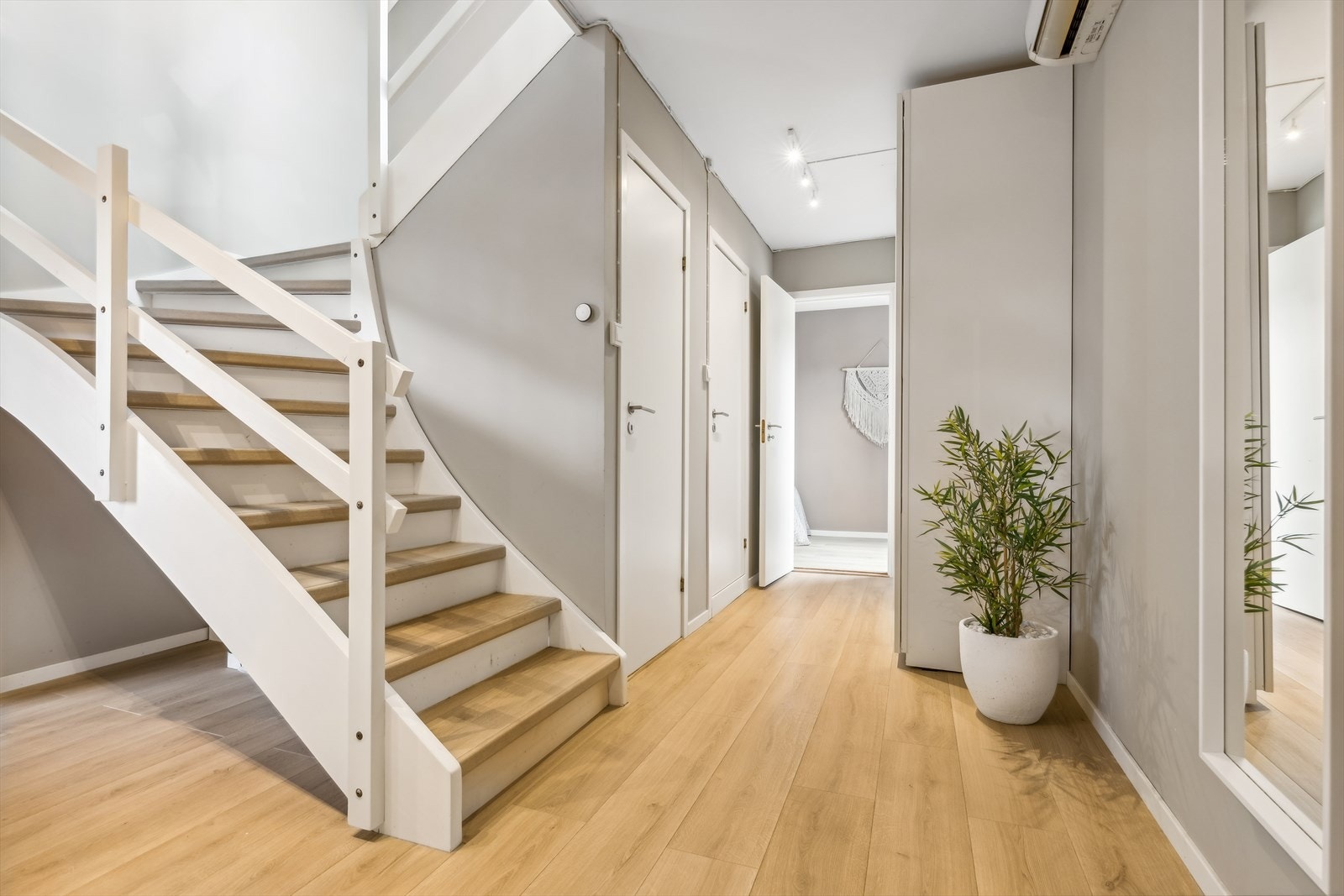 1.etasje: Gang Galleribilde