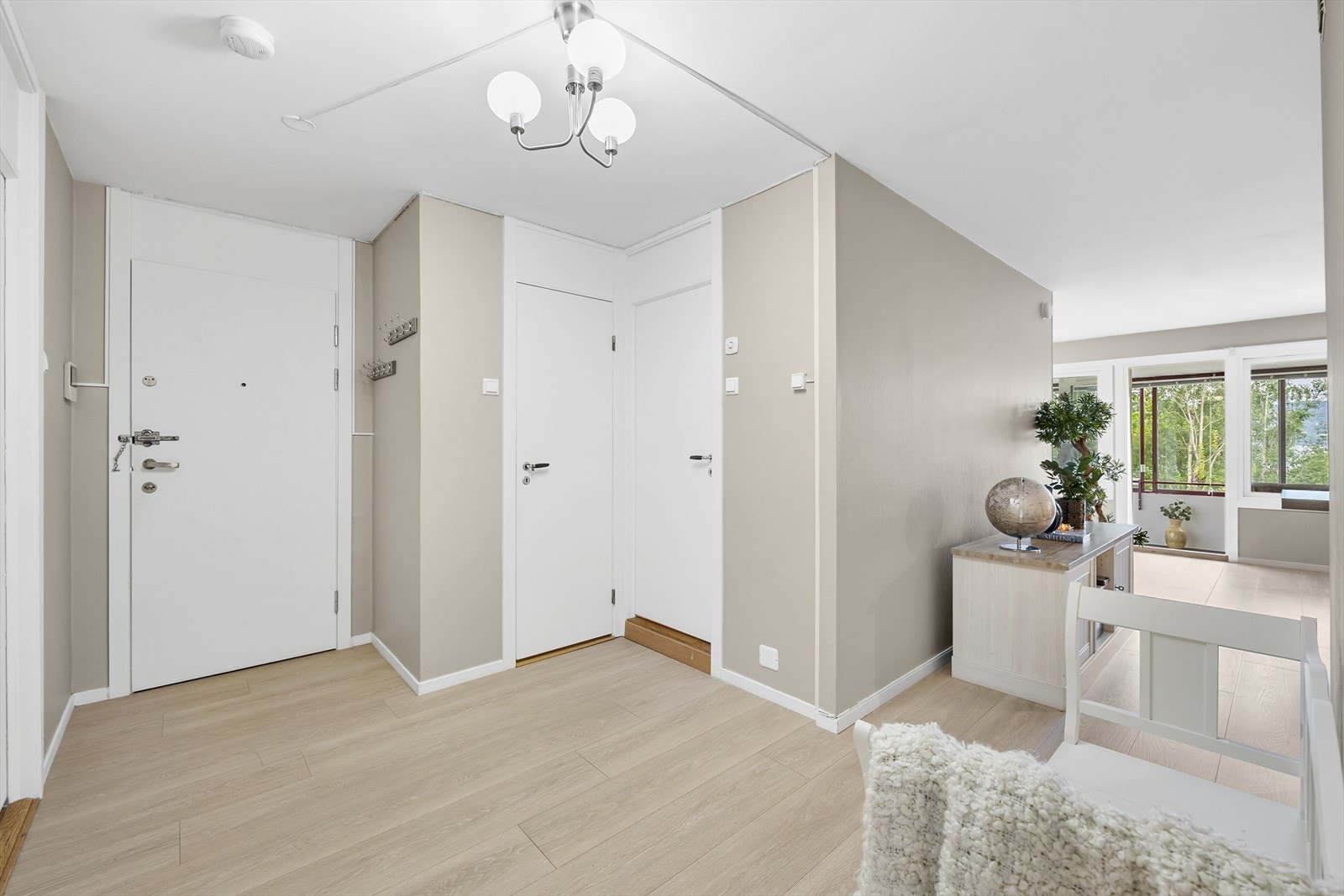 Fra gangen er det adkomst til alle rom i leiligheten. Galleribilde
