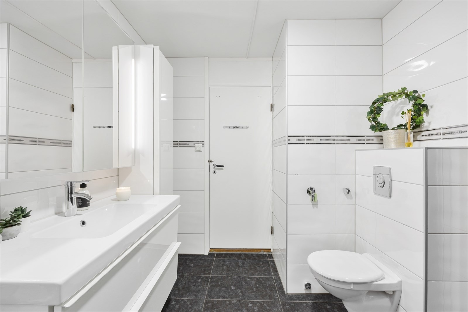 Varmekabel i gulv. Galleribilde