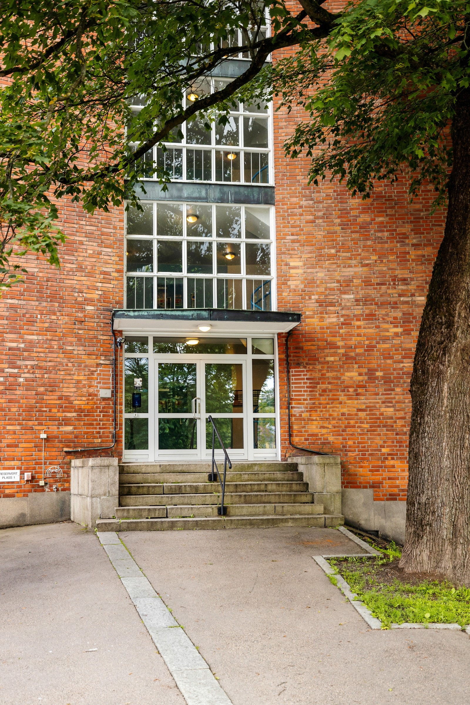 Dette er en fantastisk beliggenhet for deg som ønsker å bo svært sentralt, men likevel rolig og tilbaketrukket Galleribilde