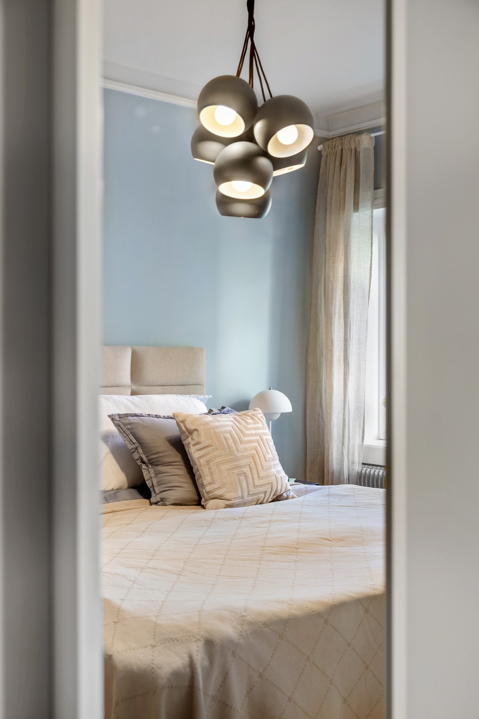 Leiligheten har to gode soverom hvor begge vender mot rolig bakgård Galleribilde