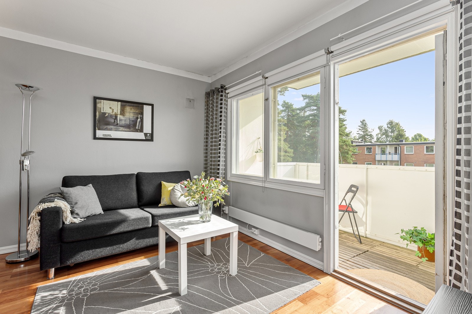 Fra stuen har du utgang til en flott og solrik balkong på ca. 4m². Galleribilde