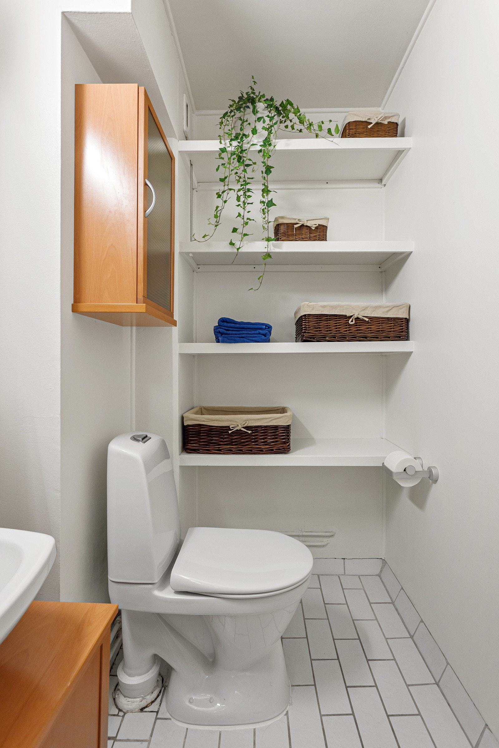 Praktiske hyller på veggen til oppbevaring Galleribilde