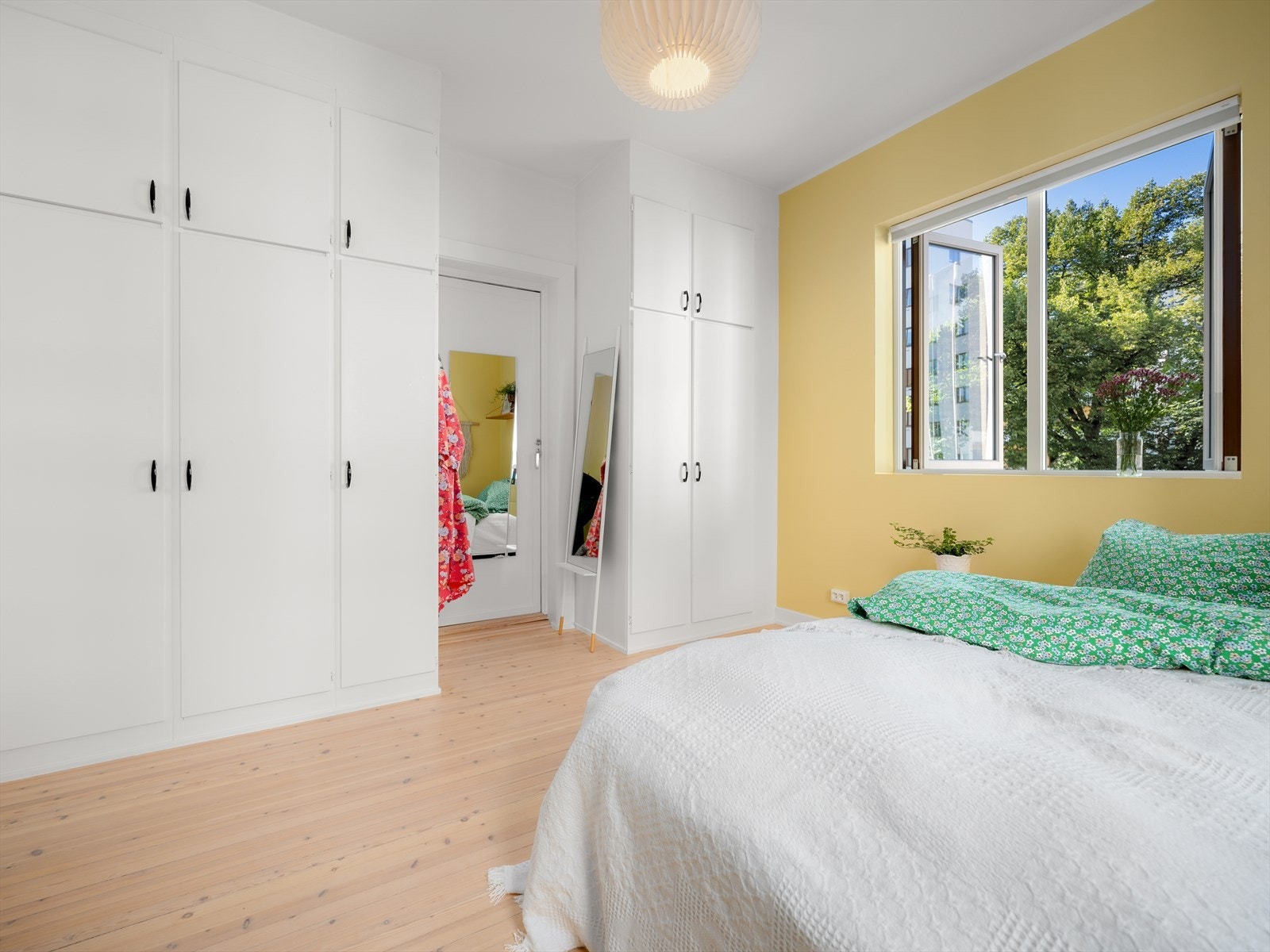 Den originale skapinnredningen er også beholdt på hovedsoverommet. Galleribilde
