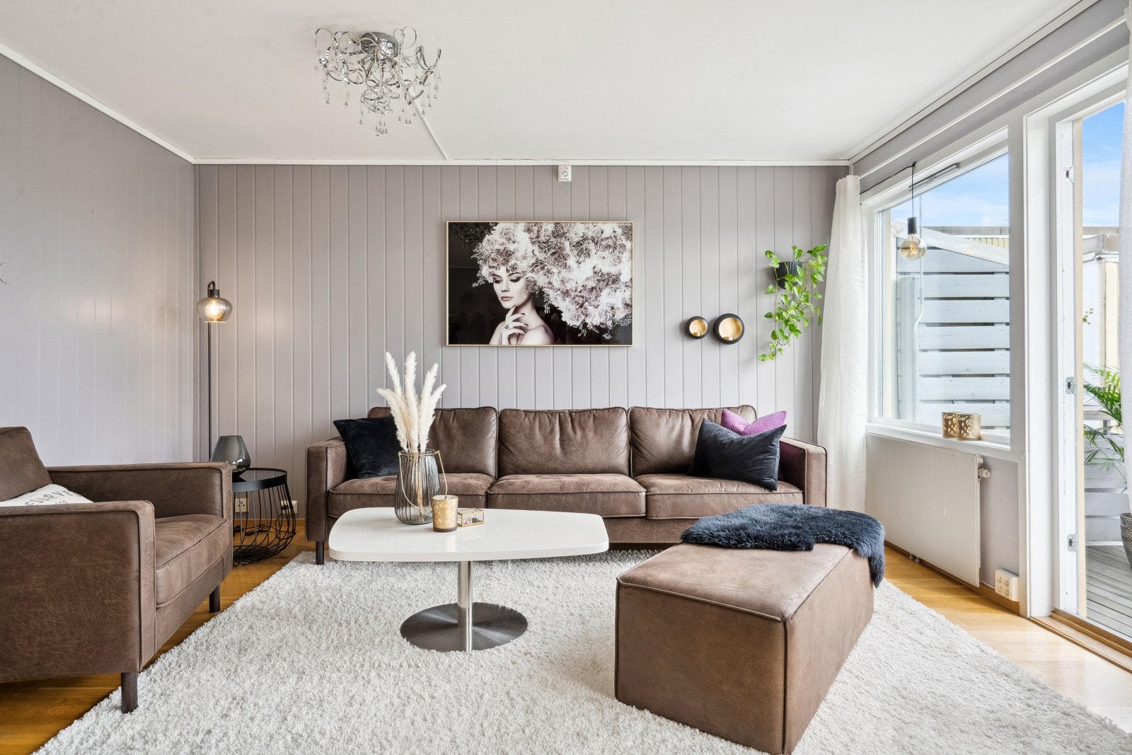 Lys og trivelig stue. Galleribilde