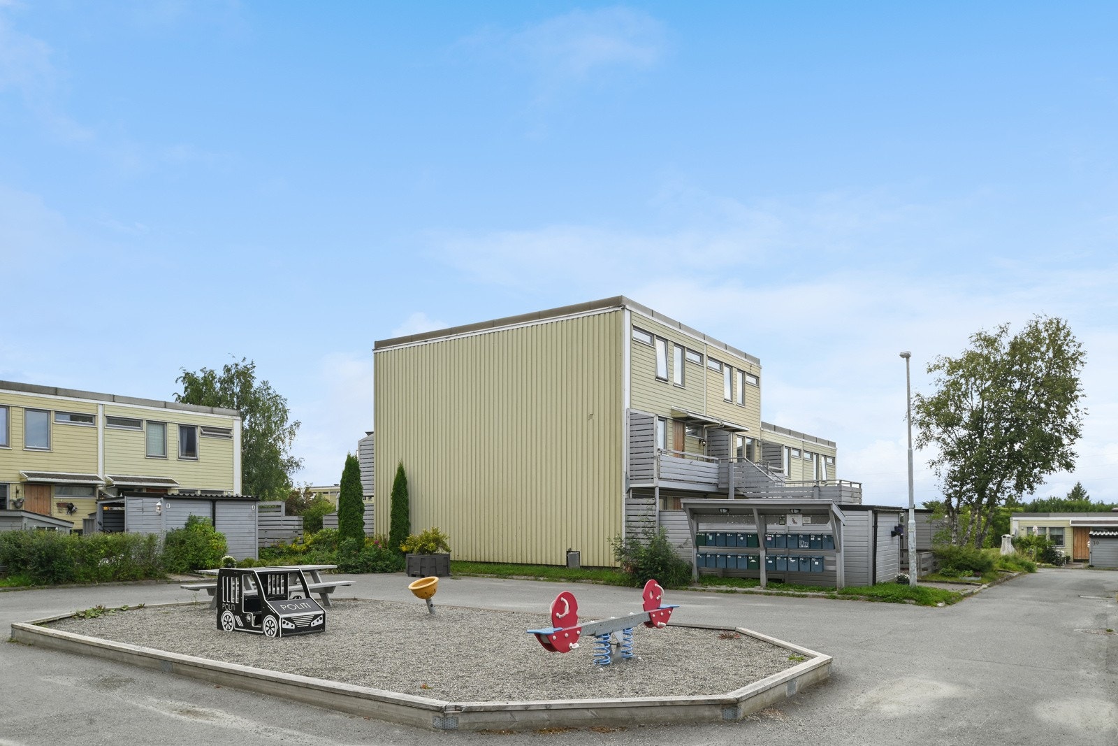 Området er svært familievennlig med lekeplasser rett ved. Galleribilde