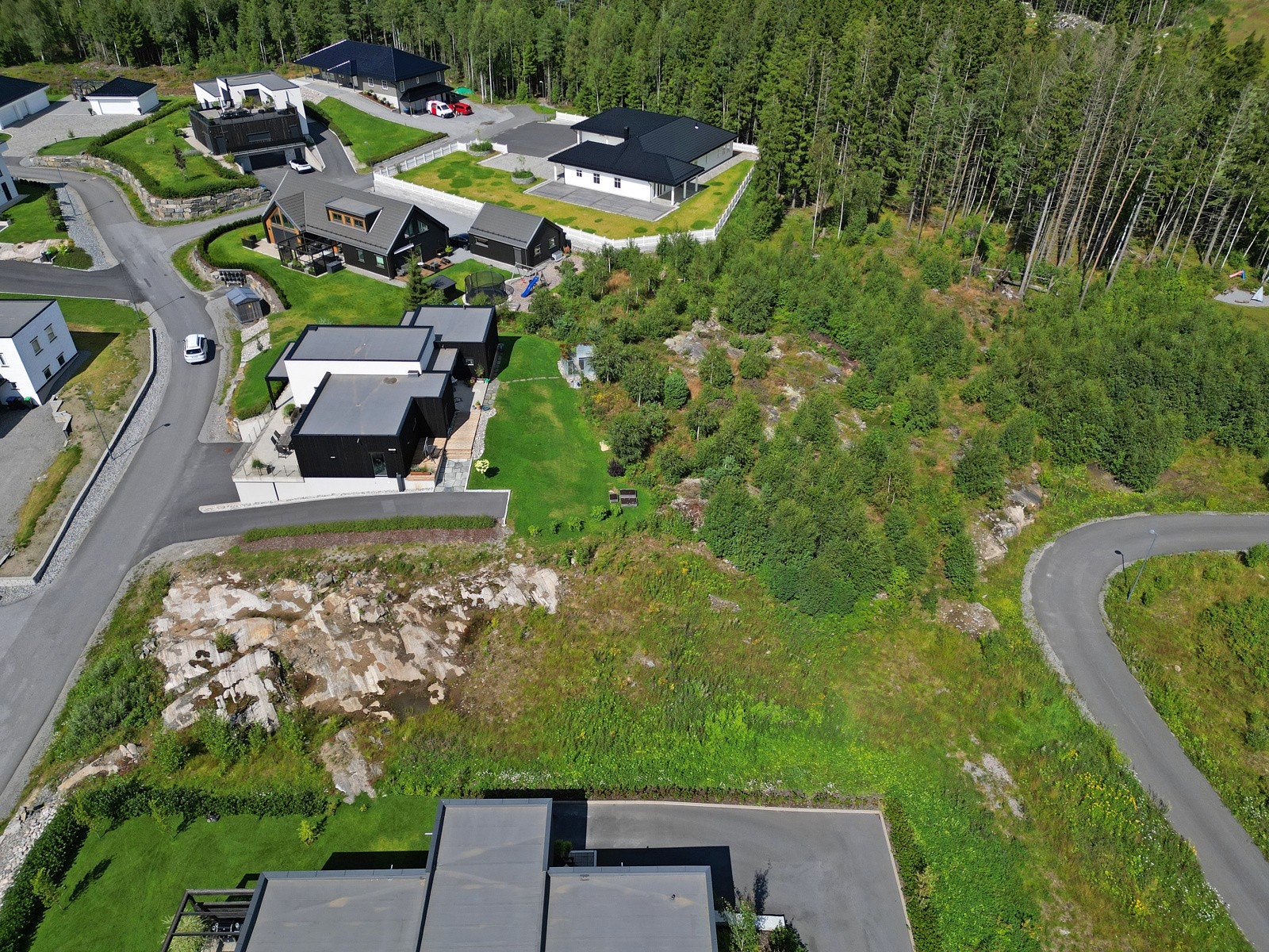 Det er dessuten kun ca. 20 min gange til Rakkestad sentrum på den nye gang- og sykkelveien som er under etablering Galleribilde