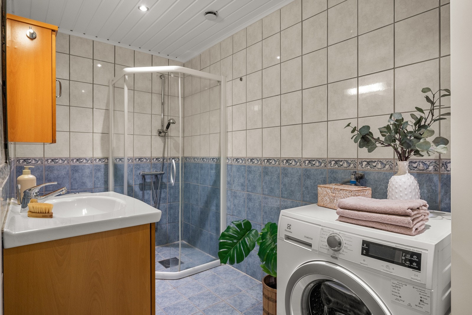 Opplegg til vaskemaskin på bad Galleribilde