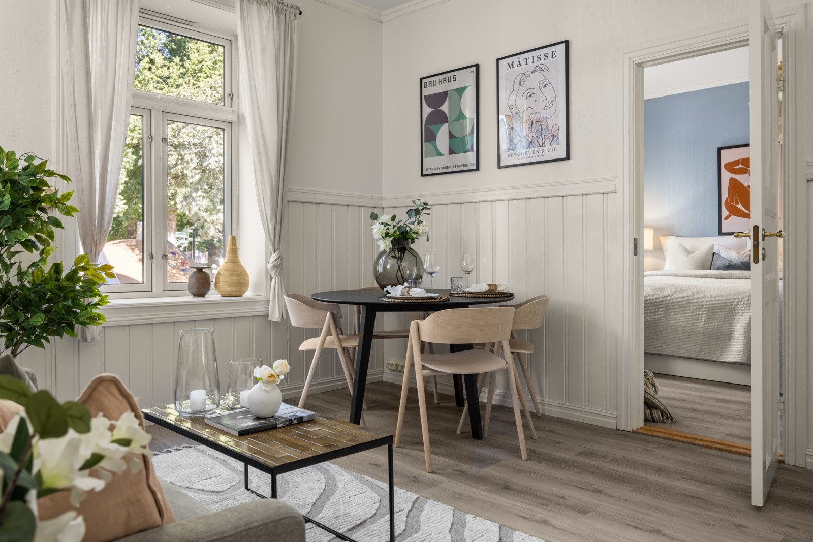 Hyggelig utsyn mot Rudolf Nilsen plass Galleribilde