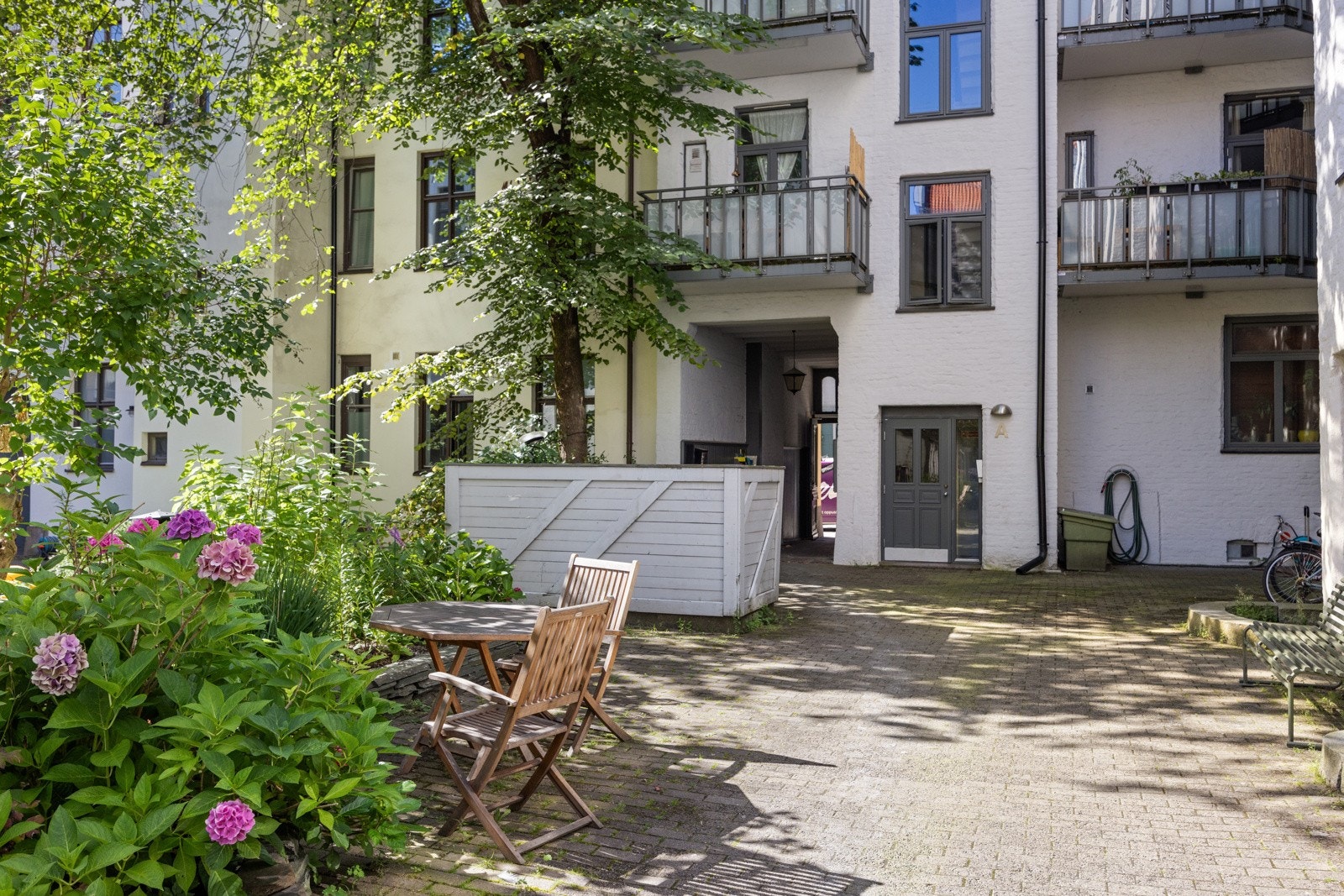 Meget hyggelige utearealer Galleribilde