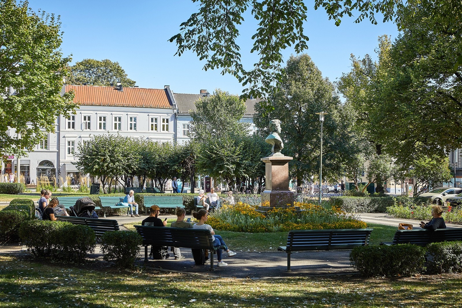 - Umiddelbar nærhet til flott områder som Olaf Ryes plass. - Galleribilde