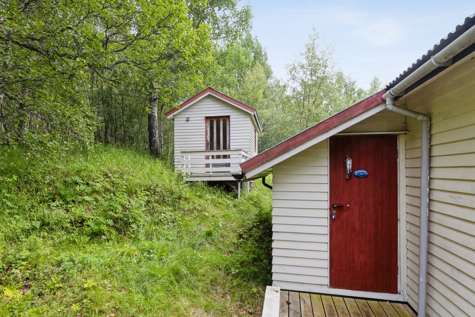 På tomten er det anneks - benyttet til overnattingsplass. Galleribilde
