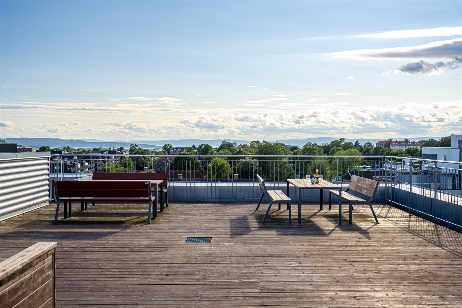 Herlig, felles takterrasse med heisadkomst Galleribilde