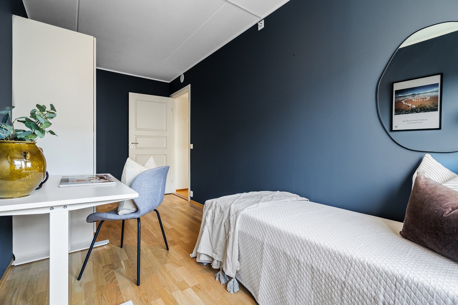 Soverommet passer godt som barnerom, gjesterom eller hjemmekontor Galleribilde