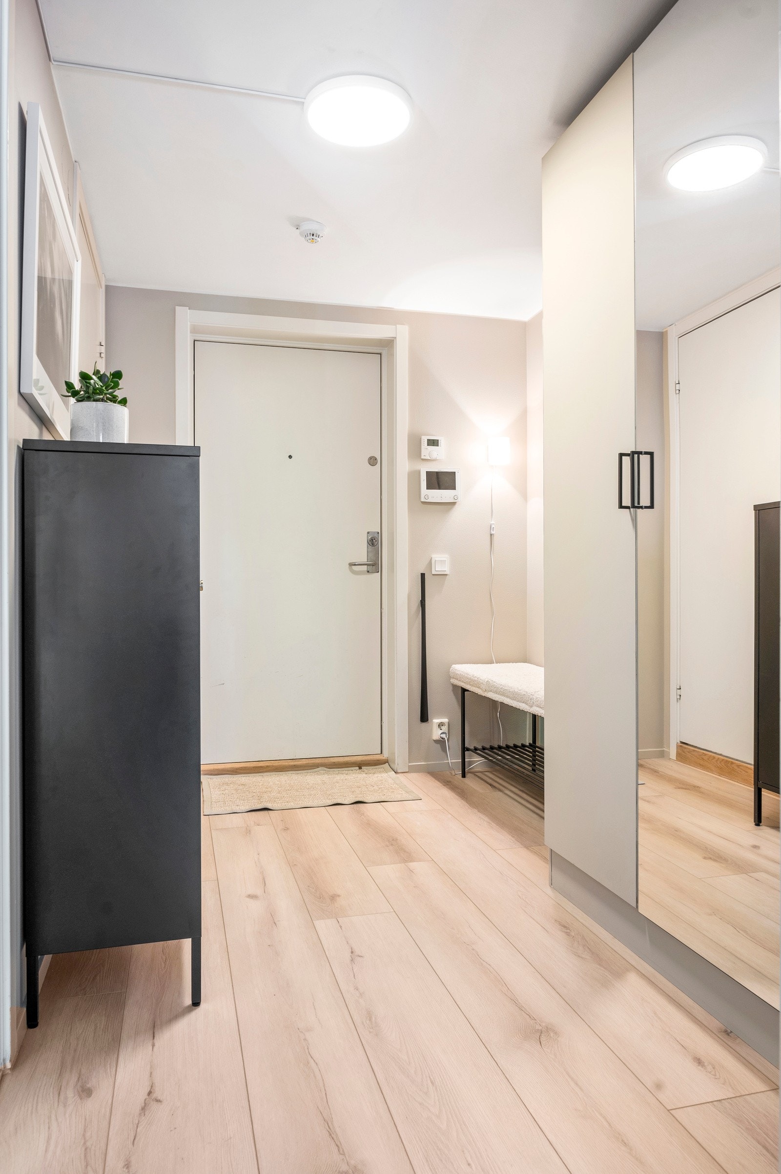 Det er balansert ventilasjonssystem i bygget. Galleribilde