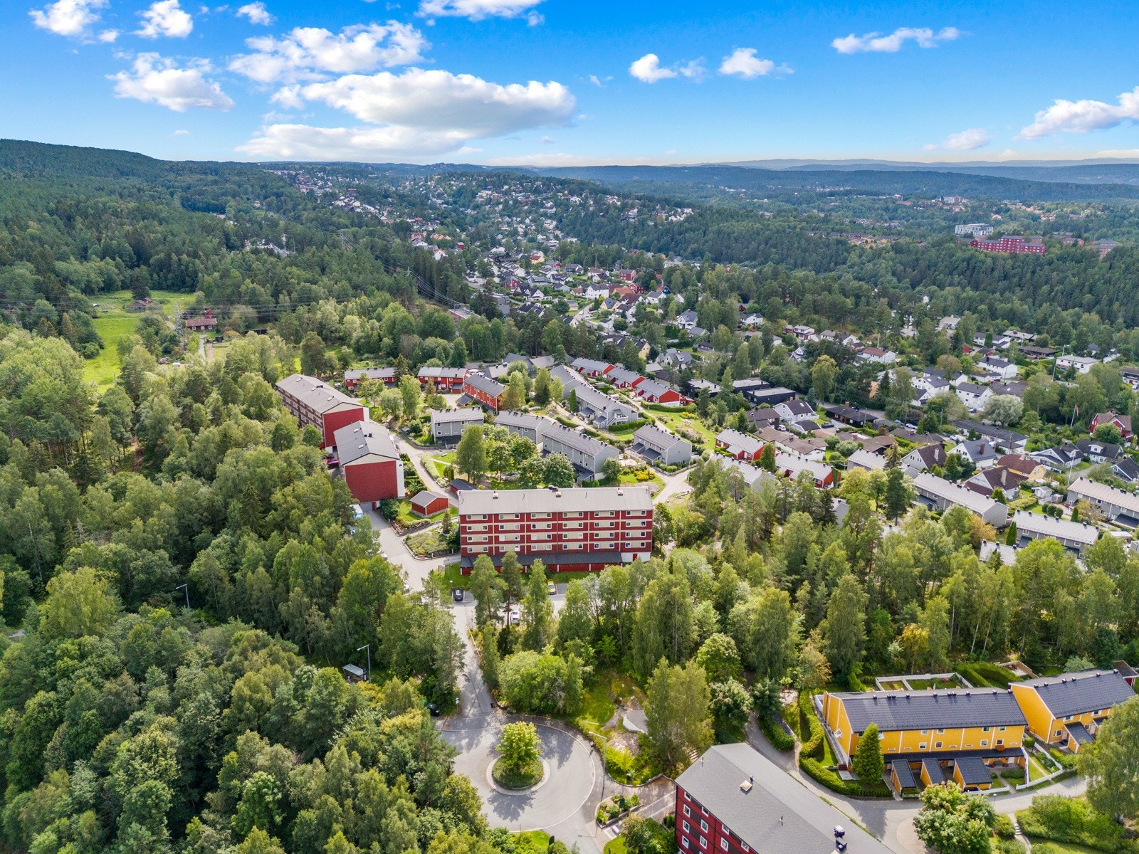 Her bor du i kort gangavstand til fine turområder, og bare 250 meter fra lysløype i Grønliåsen. Galleribilde