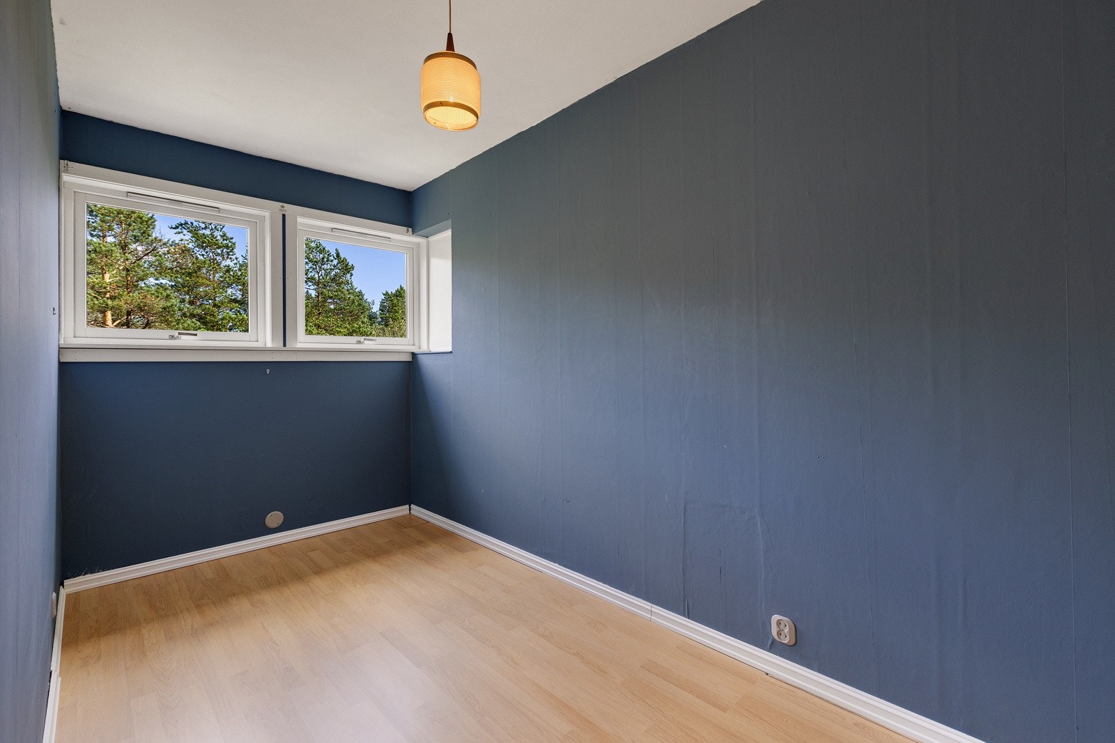 Soverom I har plass til dobbeltseng med tilhørende møblement Galleribilde