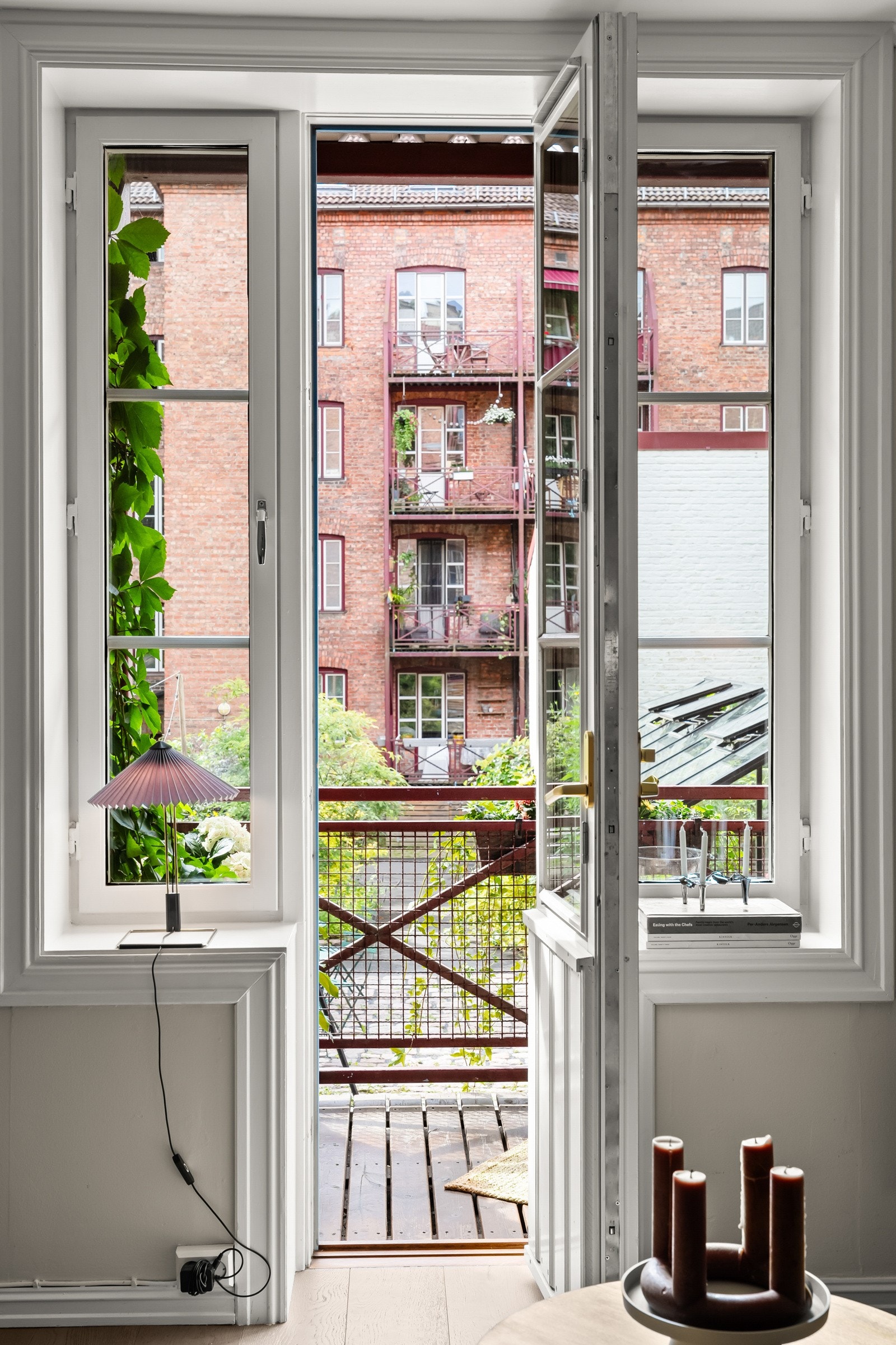 Fra stuen har utgang til den 3kvm store balkongen. Galleribilde