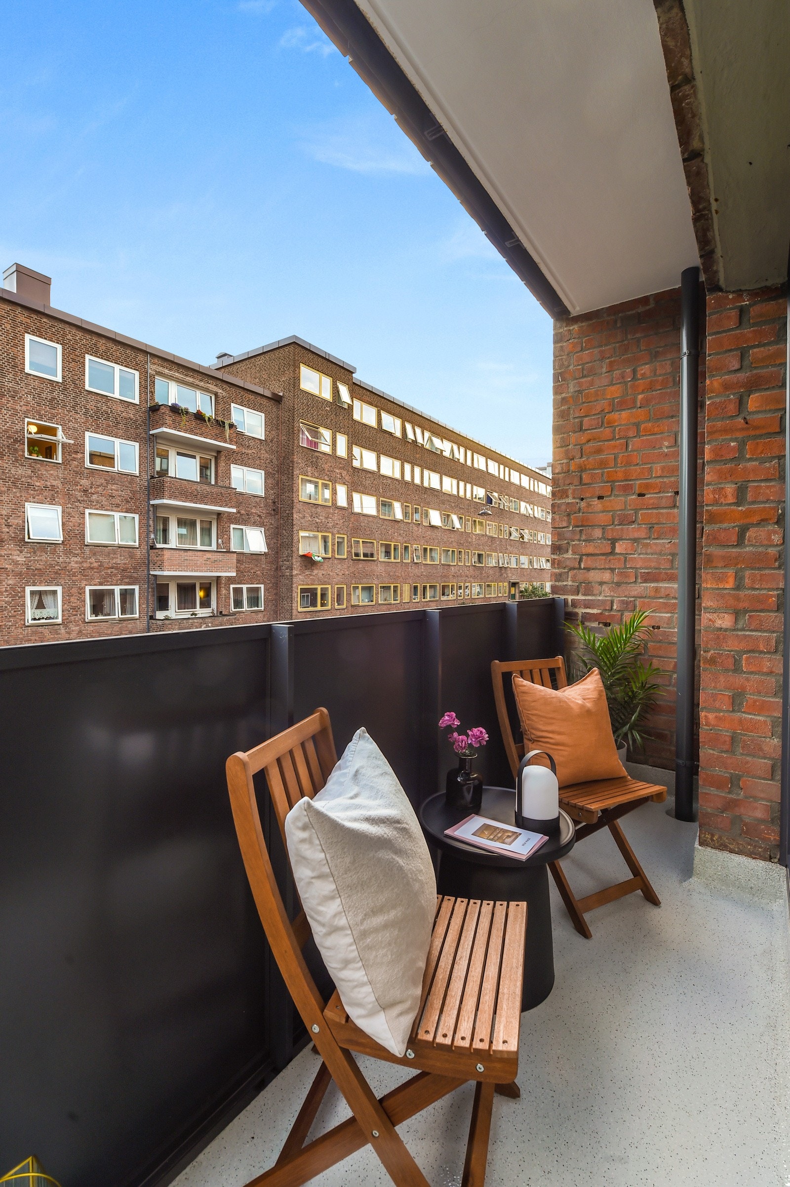 Plass til balkongmøblement. Galleribilde