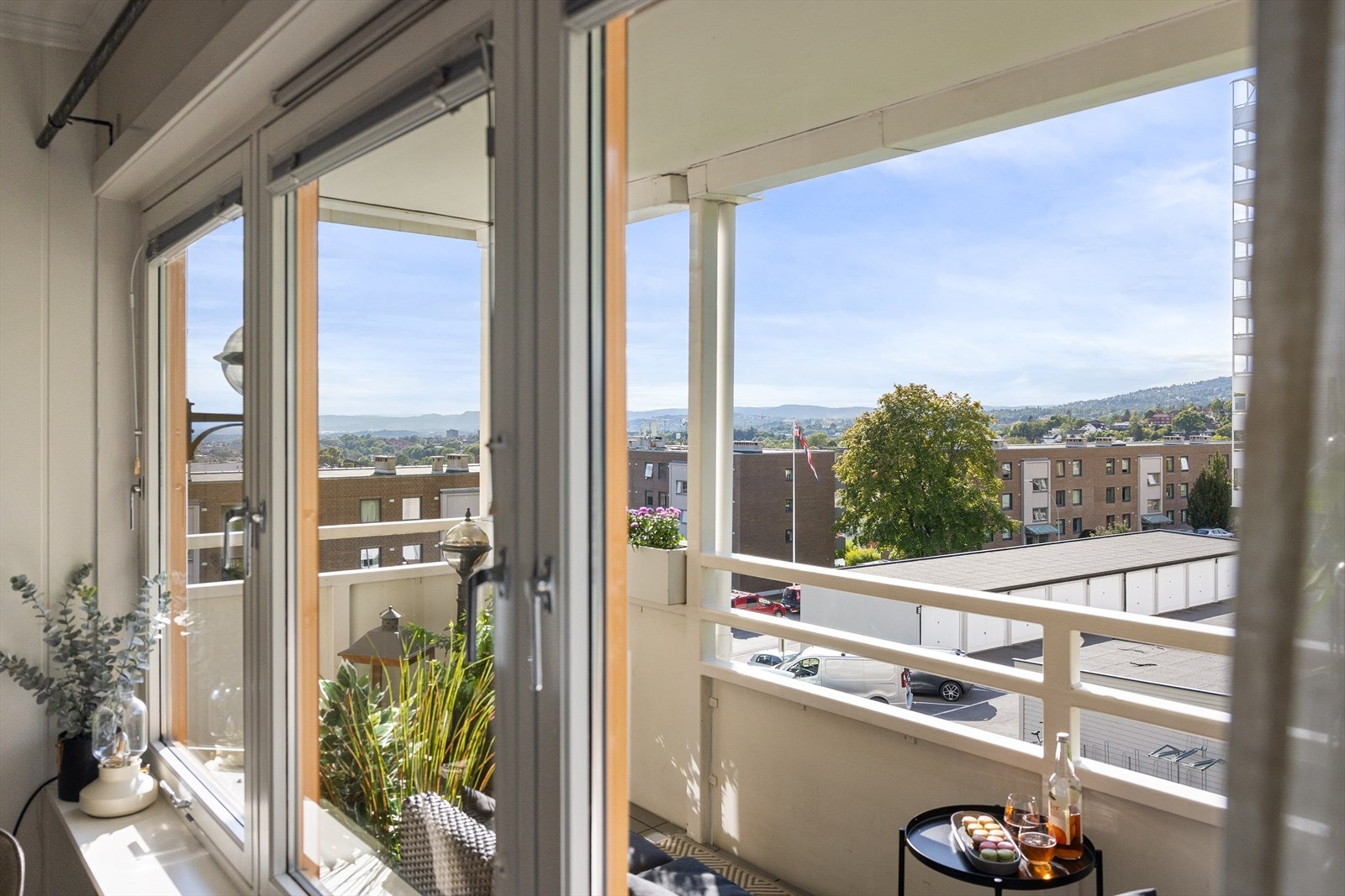 Fra stuevinduet har du en vakker utsikt som strekker seg mot blant annet Oslofjorden. Galleribilde