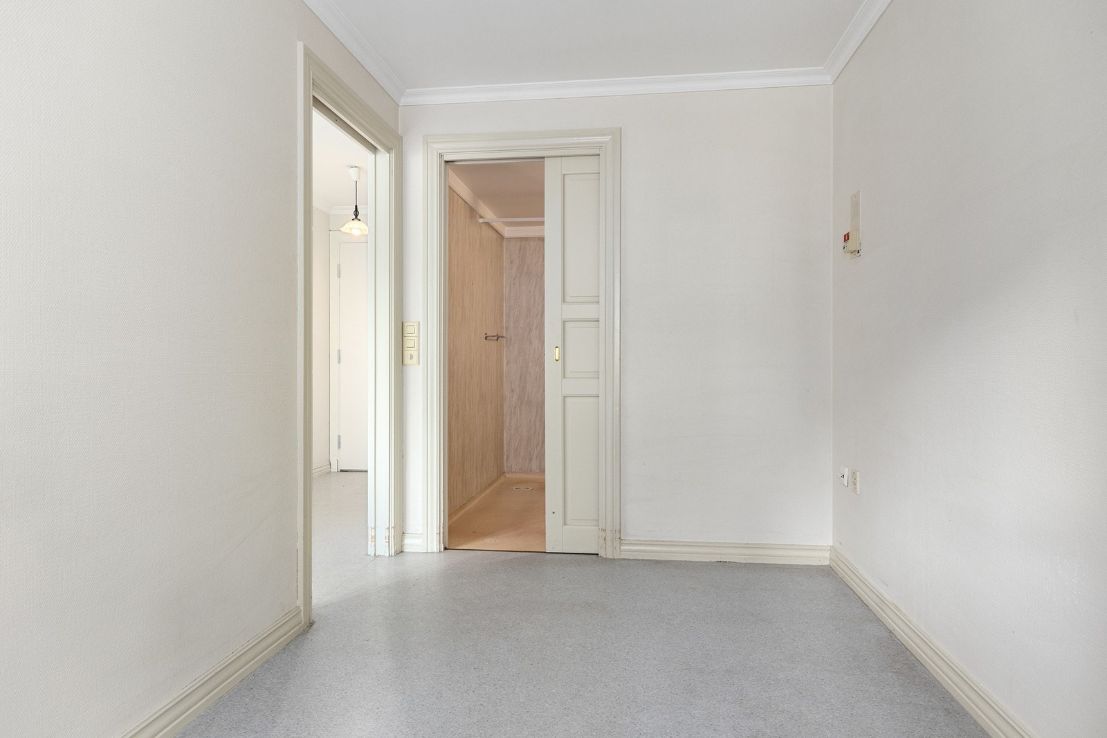 Adkomst til badet, fra soverommet. Galleribilde