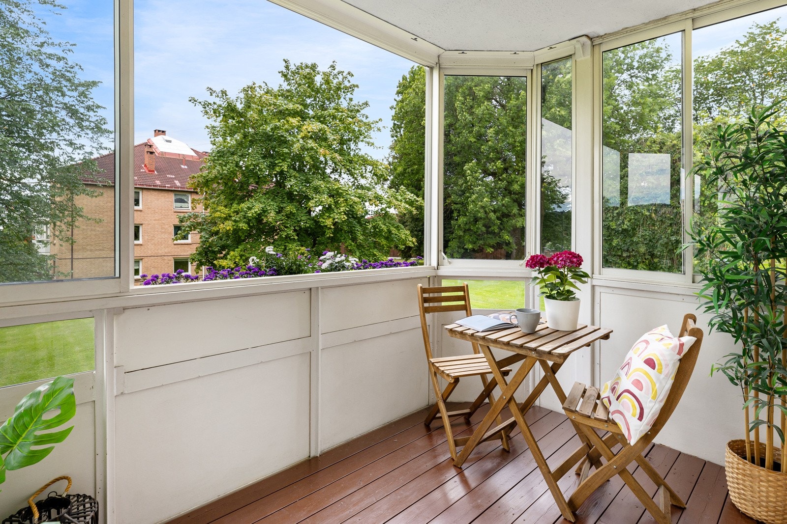 Innglasset sydvendt balkong på ca. 7 kvm Galleribilde