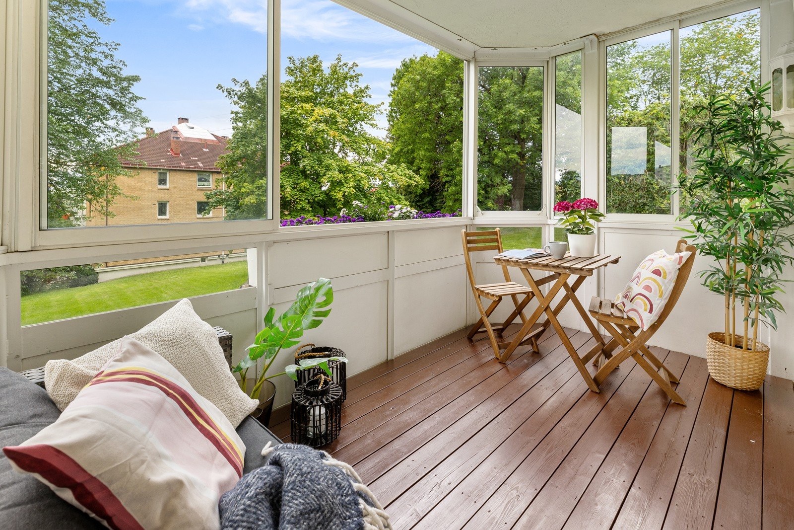 Sydvendt innglasset balkong Galleribilde