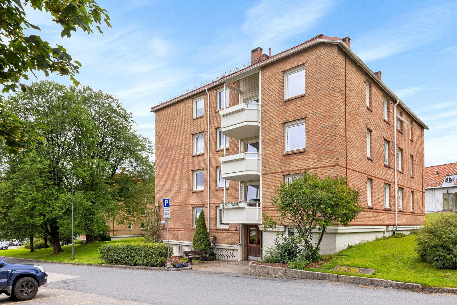 Fasade med inngangsparti Galleribilde