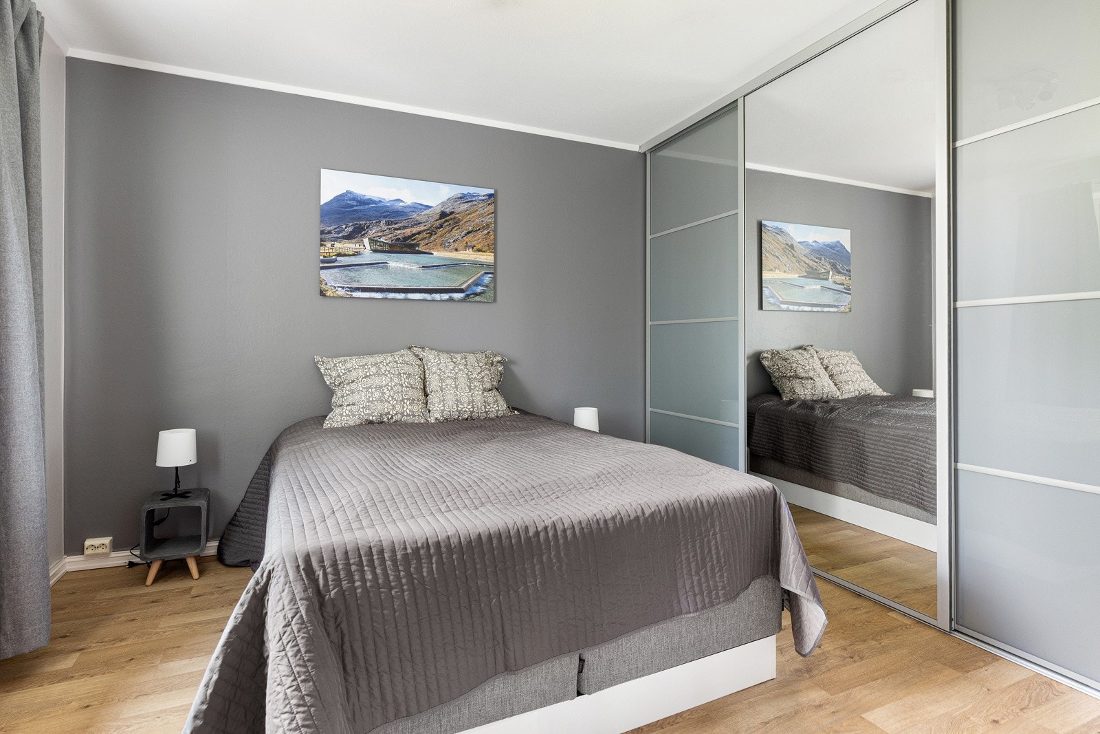 Rikelig med garderobeplass Galleribilde