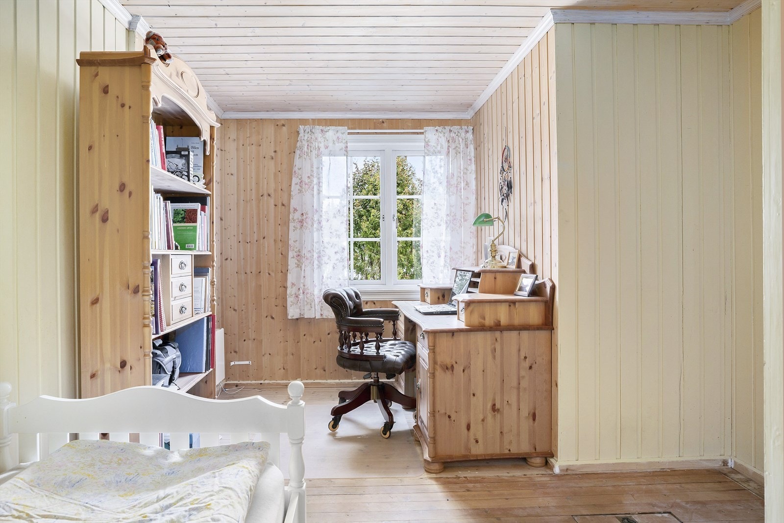 Soverom 4 er innredet som kombinert kontor/soverom. Galleribilde