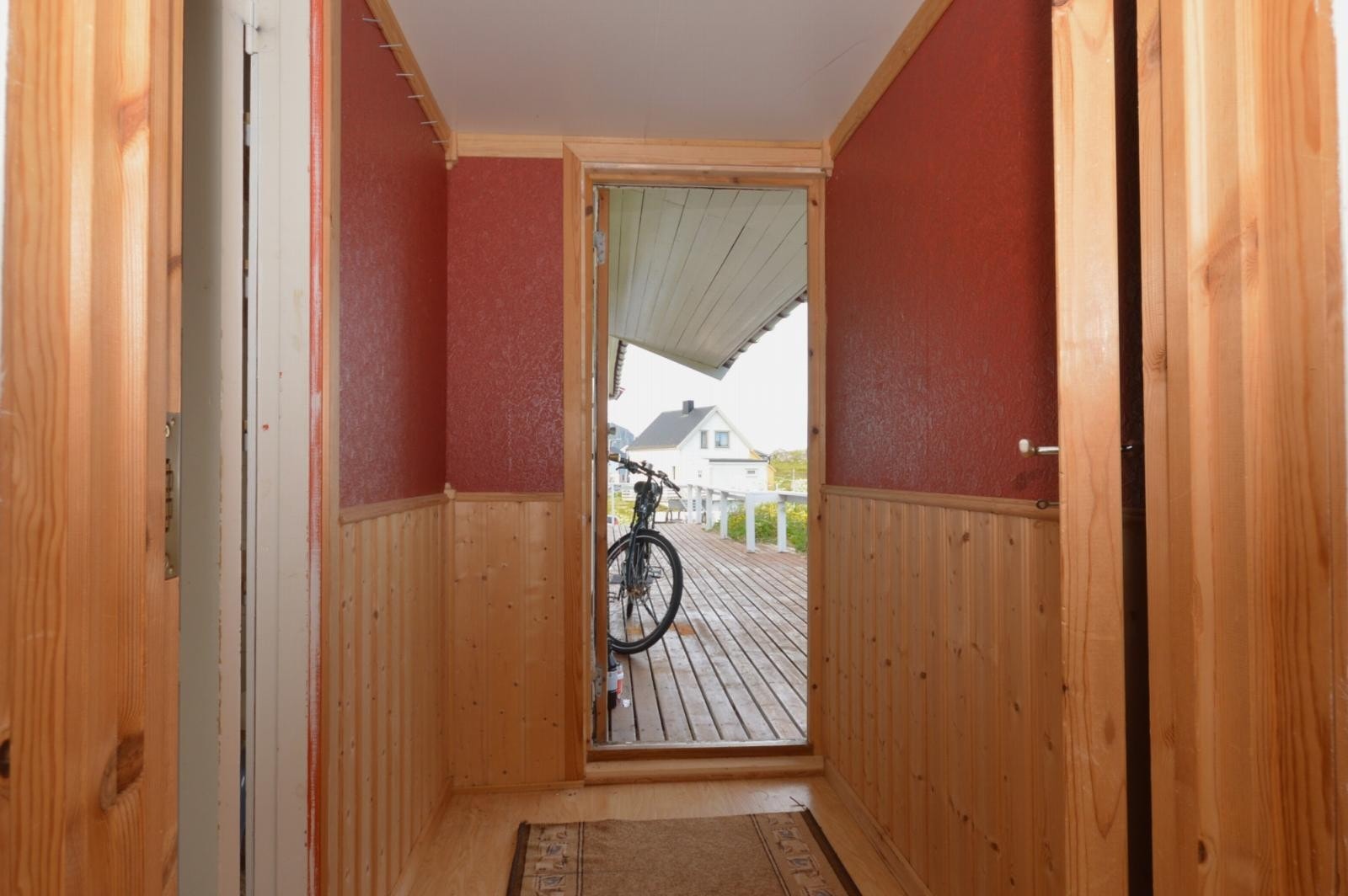 Separat inngang til bod/soverom og vaskerom Galleribilde