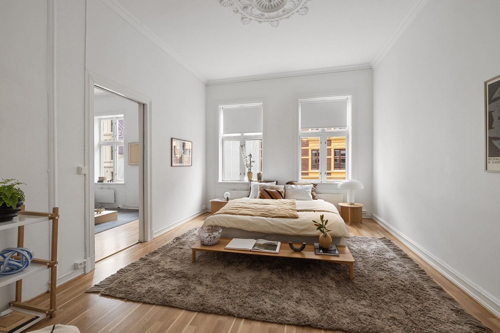 Hovedsoverommet har adkomst via entré/gang og stuen Galleribilde