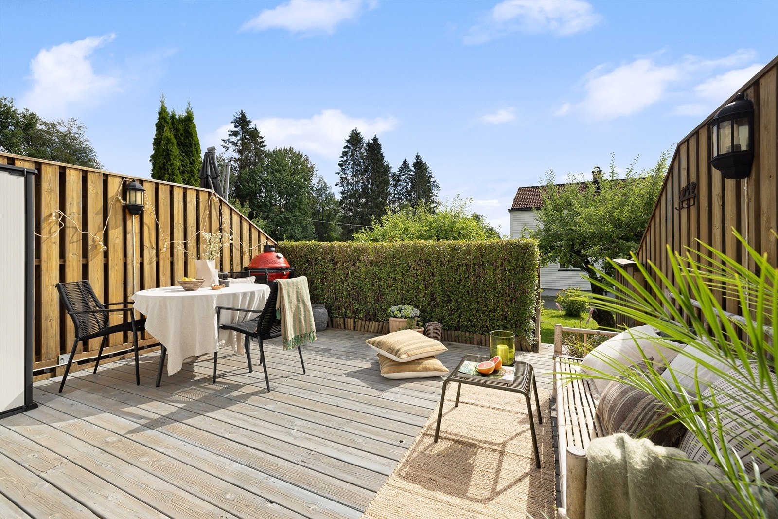 Fra stuen er det adkomst til en koselig terrasse på 22 kvm Galleribilde