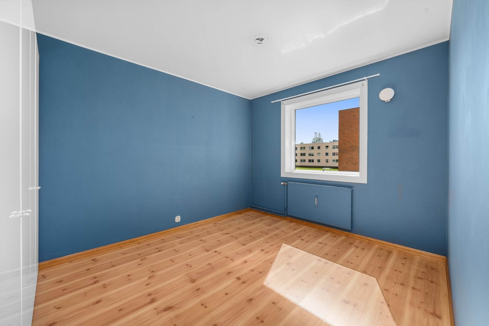 Leiligheten har to flotte soverom med adgang fra stue og entré. Galleribilde