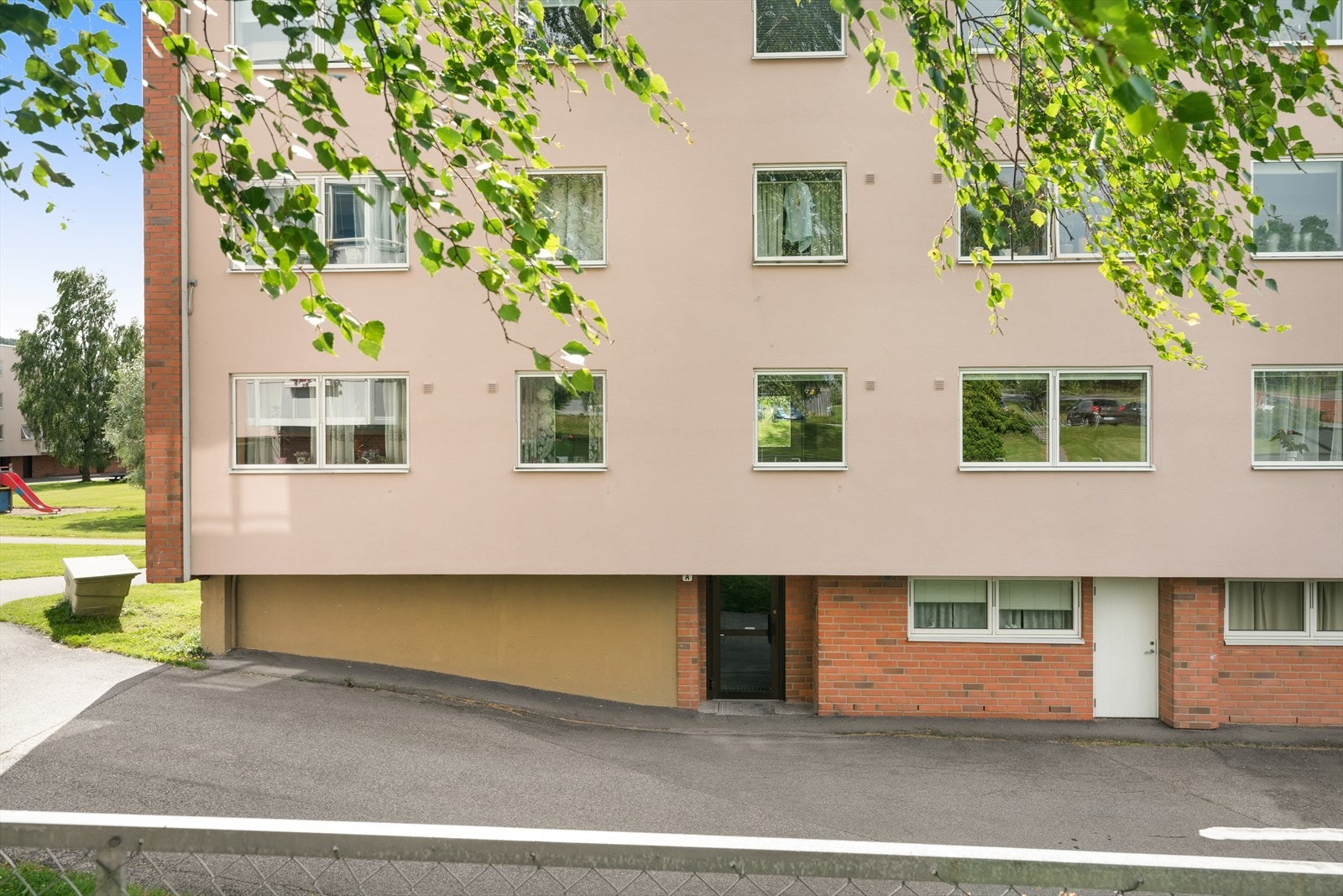 Inngangsparti. Galleribilde